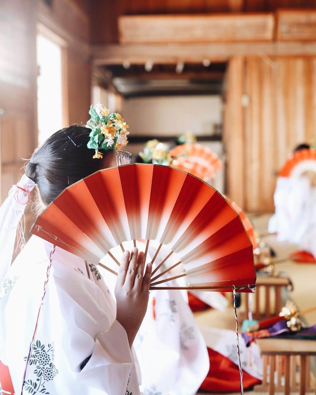Rihoのインスタグラム：「先週末はお祭り  今年来年は子ども会の役員なので、いろいろ大変でしたが 無事 終わり良かったです。 3日間で43,000歩も歩いて 身体中が痛いㆀ  そんな中 また1つ歳を重ねました。 朝7時からお祭りに参加していたので 誕生日感ゼロでしたが、新しい歳もいい歳にしたいです◎」