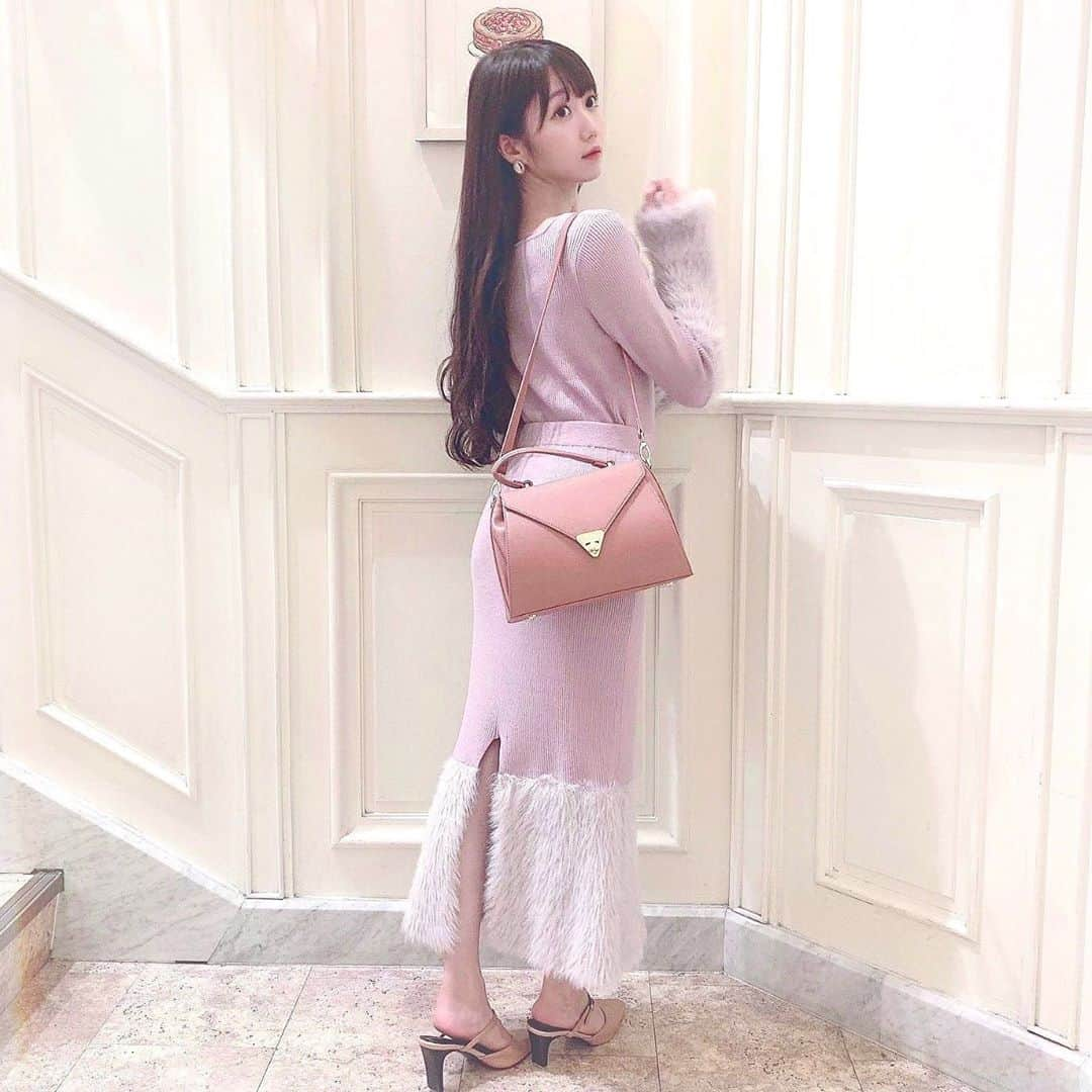 大谷映美里さんのインスタグラム写真 - (大谷映美里Instagram)「💒💓💒💓 ㅤㅤㅤㅤㅤㅤㅤㅤㅤㅤㅤㅤㅤ そろそろ、もふもふできる季節だね〜🐇💕 #crayme のお洋服、大好きです。 ㅤㅤㅤㅤㅤㅤㅤㅤㅤㅤㅤㅤㅤ 冬に着るラベンダーカラーもすき🎀❄️ タグ付けしました(﹡ˆ ˆ﹡) ㅤㅤㅤㅤㅤㅤㅤㅤㅤㅤㅤㅤㅤ」10月24日 22時29分 - otani_emiri