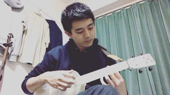 のインスタグラム：「Under the Sea  #ウクレレ #ukulele #ソロウクレレ #underthesea #リトルマーメイド #見たことないけど #左手が大変でした #outdoorukulele」