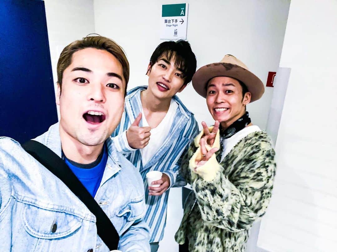 Show-heyのインスタグラム：「LIVE DA PUMP 2019 FUNKY TRICKY PARTY 最高でございました！ 何か…ありがとうございました✨  残りの公演も怪我なく最高の笑顔で駆け抜けられるよう祈っております！  #dapump #funkytrickyparty #きみたかと写真撮れなかった #theshotメンバー」