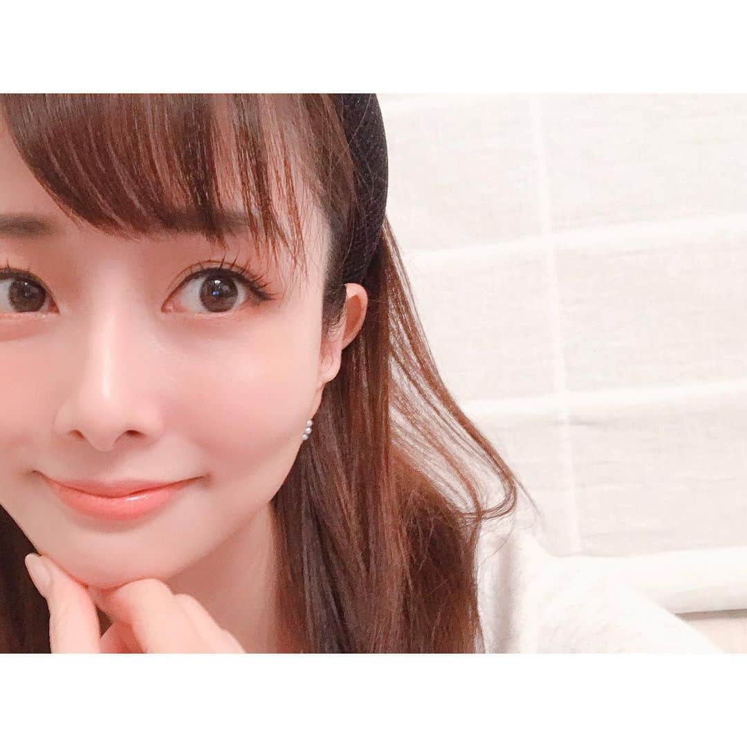 石井美保さんのインスタグラム写真 - (石井美保Instagram)「発表会でお披露目された新作達を使ってメイク中。 DAZZ SHOP @dazzshop_official のオレンジアイシャドウと、SHIRO @shiro_japan のオレンジグロスがヒットー。 明日写真載せます。今日のファンデは DIOR FOREVER パーフェクトクッションです。」10月24日 23時04分 - miho_ishii