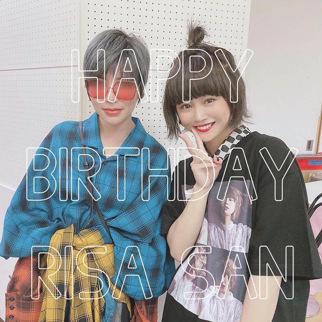 なかやまちえこのインスタグラム：「（1枚目）⠀ 新垣里沙さん（ @risa_risa_risadayo ）のバースデーイベント「ガキ子のハピバ♡感謝沼」に行ってきました！🎂🎉お誕生日おめでとうございます😊❤️❤️❤️🙌⠀ ⠀ （2枚目）⠀ NAIL MAX 12月号（ @nailmax_official ）発売しました😊ゆうはんさん（ @yuhan.aishinkakura ）に占ってからキーワードでネイルを作るという、とても貴重な体験と楽しい時間でした！ありがとうございました😊✨✨🙏⠀ ⠀ （3枚目） ⠀ みほり先生（ @mihori_kinoshita ）からTokyo beauty congressの審査員の時のお写真いただきました😆🙌✨⠀ ⠀ （4枚目） ネイリスト協会 （ @jna_official ）のトレンドデザイナーの撮影もしました！⠀ ⠀ （5枚目） 知り合いの知り合いがnana salon（ @nanasalon_2019 ）ハイフとヒト幹細胞導入ができるお店をオープンしたのでしてもらってきたのですが、いろいろと写真みると、やっぱり前より少しシュッとしている！！また行ってきたいと思います😌✨気になる方もぜひ〜✨✨」