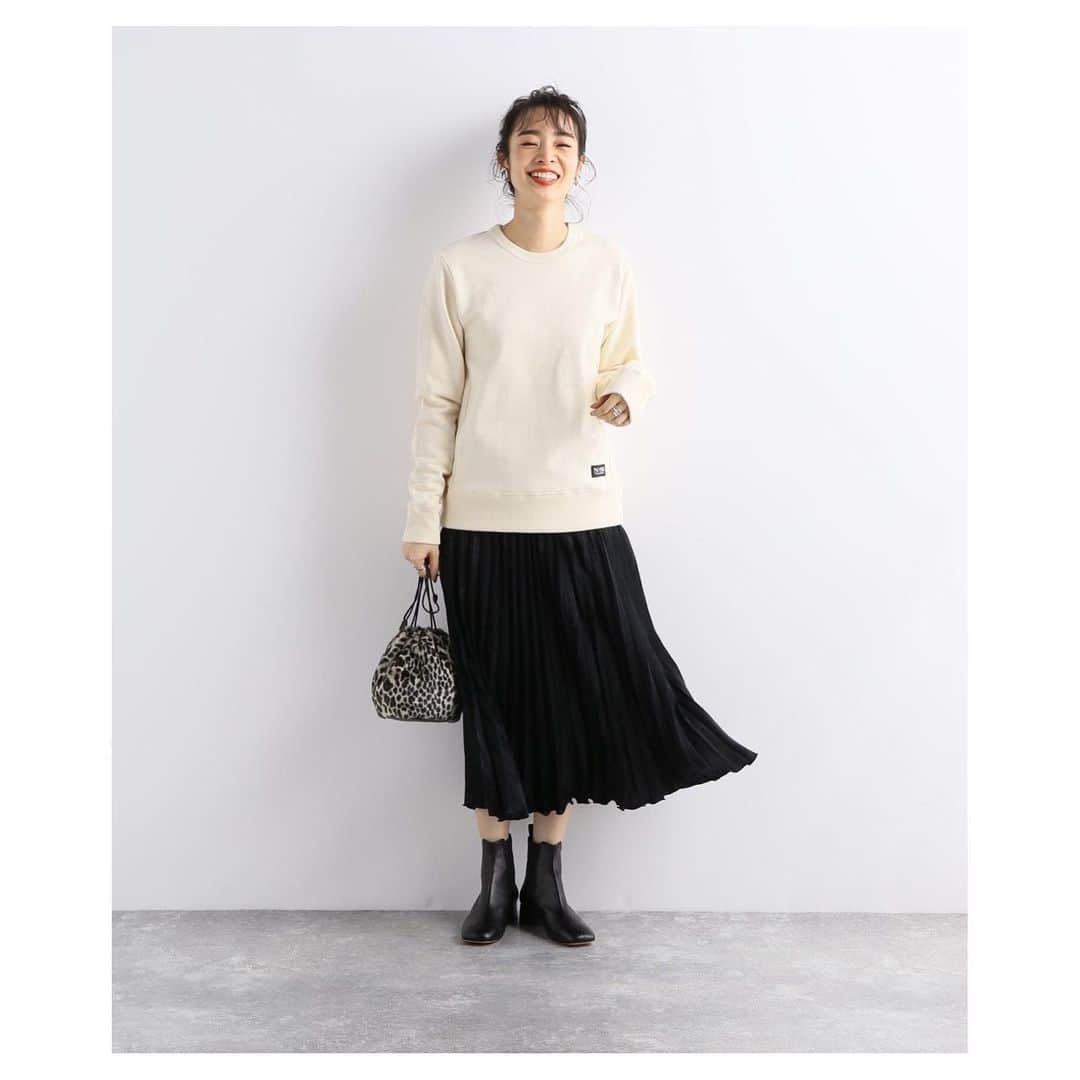 のインスタグラム：「. My work. BAYCREW'S STORE 『JOURNAL STANDARD』 →https://baycrews.jp/brand/detail/journalstandard #brand #JOURNALSTANDARD #ジャーナルスタンダード →@journalstandard.jp #BAYCREWSSTORE #BAYCREWS #ベイクルーズストア #ベイクルーズ →@baycrews #Japan #Tokyo #work #fashion #girl #woman #ladies #coordinate #shooting #thankyou #akework #akejournal #撮影 #ファッション #コーディネート #カジュアル 今日は肌寒かったですね・・・ 明日はもっと冷えるようですよ！ 体調管理しっかりね☺︎ #model #satorujapan #akemigondo  #モデル #サトルジャパン #権藤朱実 →@satorujapan_official @akemigondo ☑︎プロフィールのリンクにて、blog更新中☺︎ My blog『ake photo』 →http://ameblo.jp/akemi-gondo/」