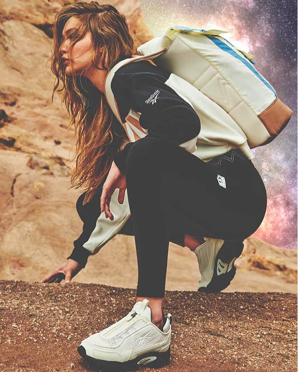 ジジ・ハディッドさんのインスタグラム写真 - (ジジ・ハディッドInstagram)「#REEBOKxGIGI Season II NOW AVAILABLE AT REEBOK.com/gigihadid (link in bio) and select stores Worldwide ! ⛰🛸🍂⚡️ So grateful to have had @chriscolls with us to shoot this campaign - thank you for helping me bring it to life @jsundby and the whole team !!!」10月25日 0時46分 - gigihadid