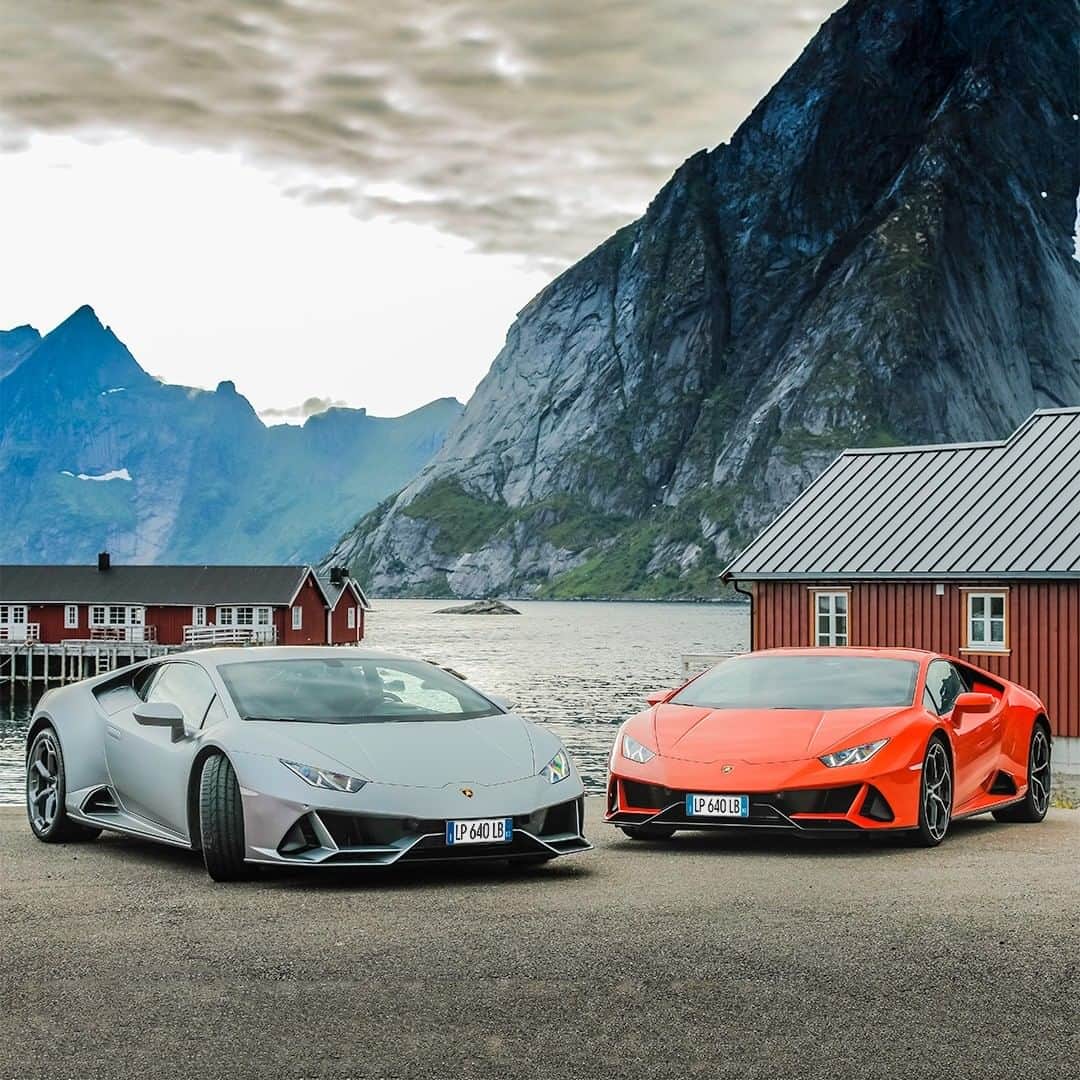 ランボルギーニのインスタグラム：「It’s easy to make good decisions when there are no bad options.  But what would you do if both options are great?  Which one of these Huracán EVO would you choose?  #Lamborghini #HuracanEVO #EveryDayAmplified #ColorItUnique」