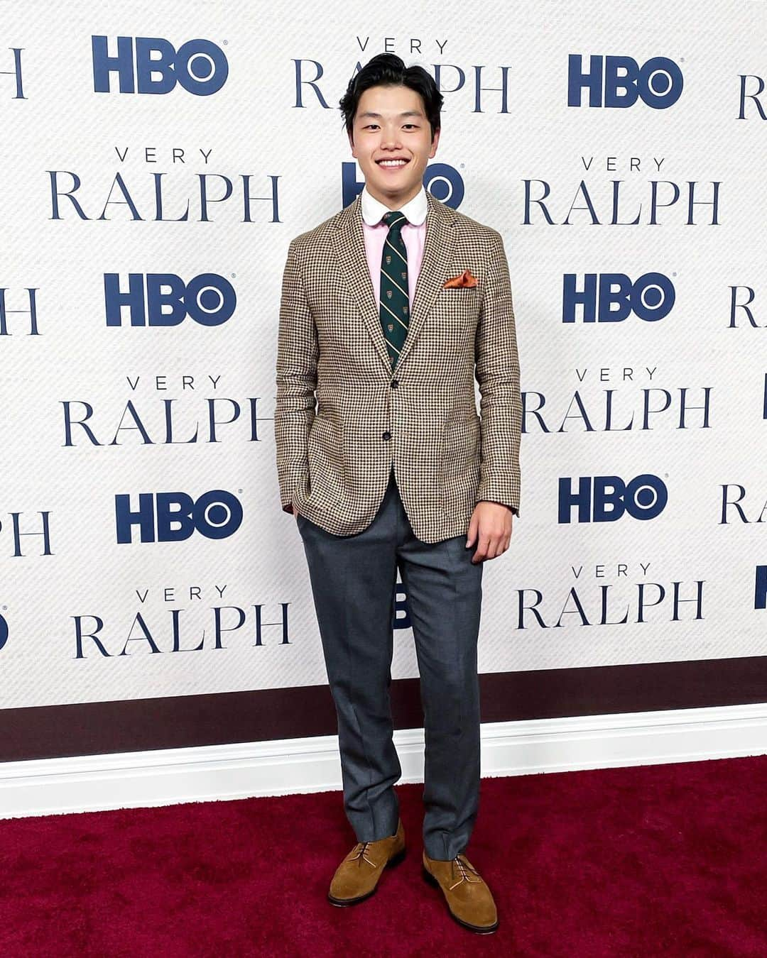 アレックス・シブタニさんのインスタグラム写真 - (アレックス・シブタニInstagram)「Honored to be at the Met last night to attend the premiere of “Very Ralph,” @hbo’s documentary about the incredible life and work of Ralph Lauren. The film (directed by Susan Lacy - who also directed another amazing doc, “Spielberg”), is a remarkable illustration of how Ralph Lauren conceptualizes and executes his dreams as a storyteller, and designer. If you have a passion for fashion, entrepreneurship, or would just like to be inspired by a true visionary and icon, this doc is a must-see. The film airs on HBO on November 12th. @ralphlauren #VeryRalph  Special shoutout to the @poloralphlauren team (Ryan and Charlie) who styled this 🔥 look for me.」10月25日 1時11分 - alexshibutani