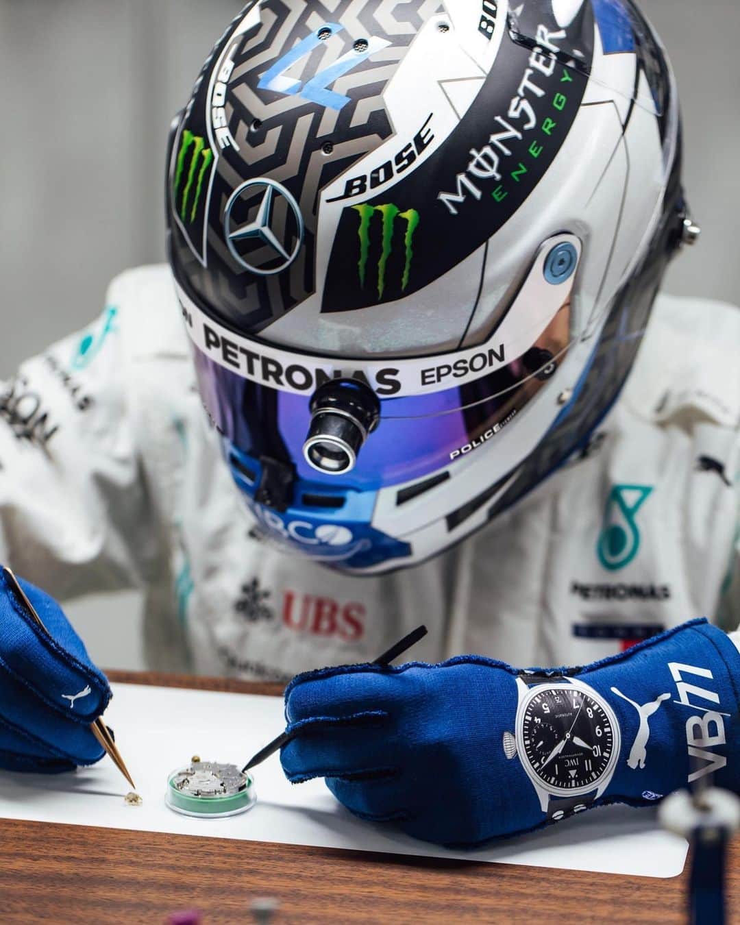 MERCEDES AMG PETRONASさんのインスタグラム写真 - (MERCEDES AMG PETRONASInstagram)「Precision, on and off the race track 👀 Who knew @valtteribottas was a master watch builder as well as a racer! 😜 Double-tap if you’d let the Finn near your IWC! ❤️ • #MercedesAMGF1 #MercedesAMG #F1 #IWCRacing #VB77 #MexicoGP @iwcwatches」10月25日 1時31分 - mercedesamgf1
