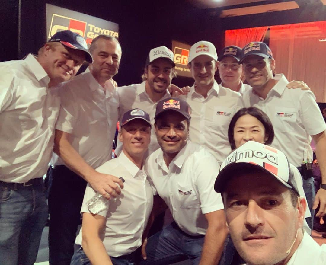 フェルナンド・アロンソさんのインスタグラム写真 - (フェルナンド・アロンソInstagram)「Ya es oficial! Estaré en el próximo @dakarrally junto a @marc_coma y Toyota Gazoo Racing!! Este es un reto apasionante! Vamos a por ello ✊️ ________________________________ So now it’s oficial! I will be on the next @dakarrally with the legend @marc_coma and Toyota Gazoo Racing!! This is a big challenge! Let’s do it!✊️ #toyota #toyotagazooracing #dakar」10月25日 1時36分 - fernandoalo_oficial