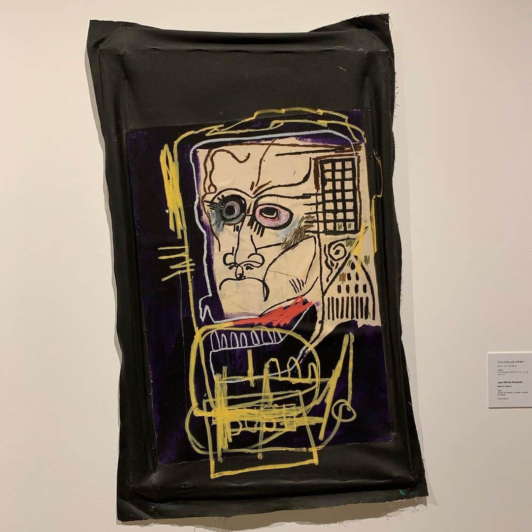 前田典子さんのインスタグラム写真 - (前田典子Instagram)「#バスキア展 へ #ジャンミシェルバスキア  #jeanmichaelbasquiat  1980年代のアートシーンに流星のごとく現れた 💫  日本で初の本格的な展覧会 #バスキア展メイドインジャパン 🇯🇵 日本の事が描かれている作品も #100YEN #おりがみ など #バスキアのメッセージ #描けそうで描けない💦 #刺激もらった #アート鑑賞」10月25日 1時39分 - maenorichang