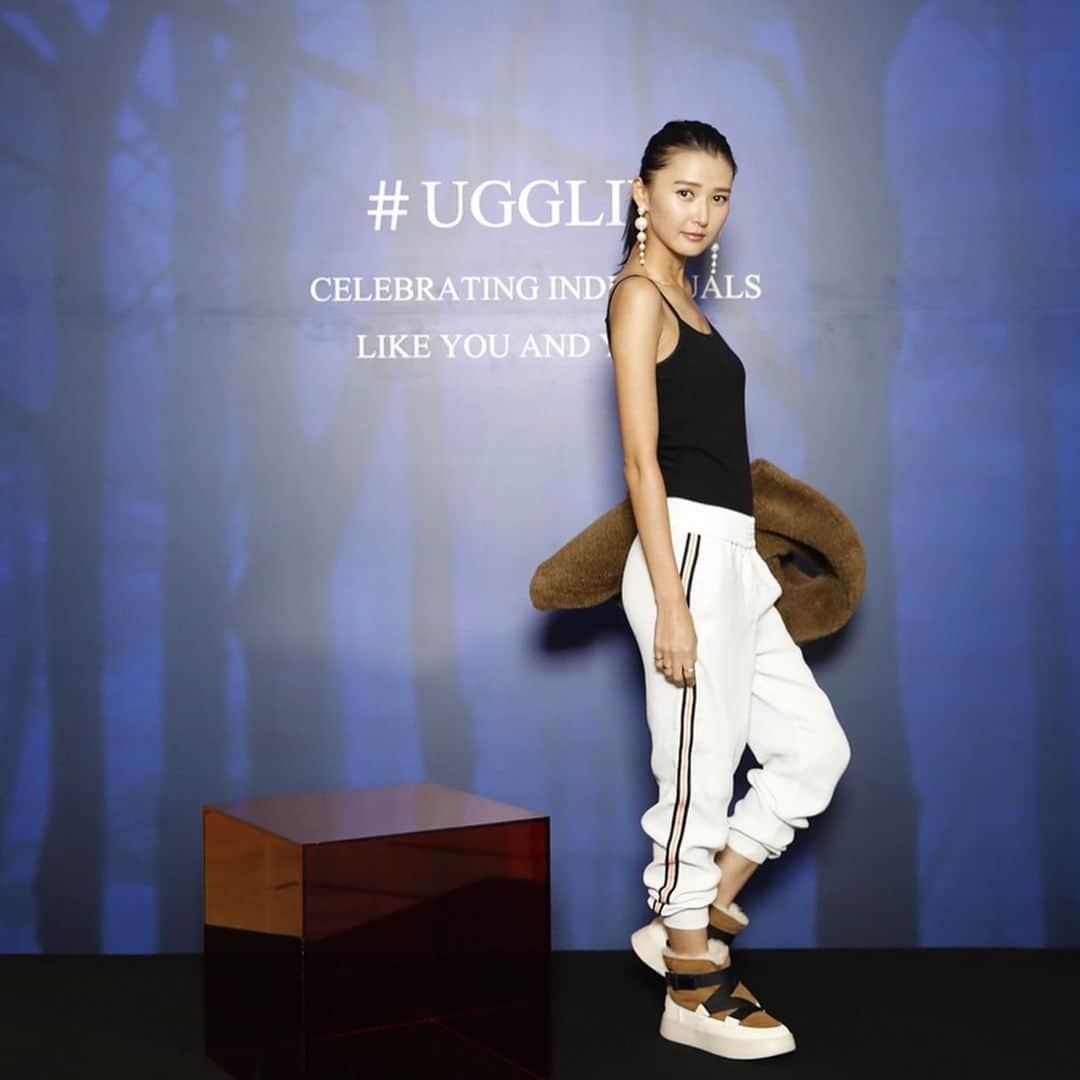 美優さんのインスタグラム写真 - (美優Instagram)「新作のUGGを履いてパーティに行ってきました☺️ ・ 珍しくスポーツMIXでコーディネート✌️ 会場ではこの靴が色んなモデルちゃんから大好評😁💓， 嬉しいなー☺️☺️ ・ ・ #ugg #ugglife」10月25日 3時06分 - miyu11_20