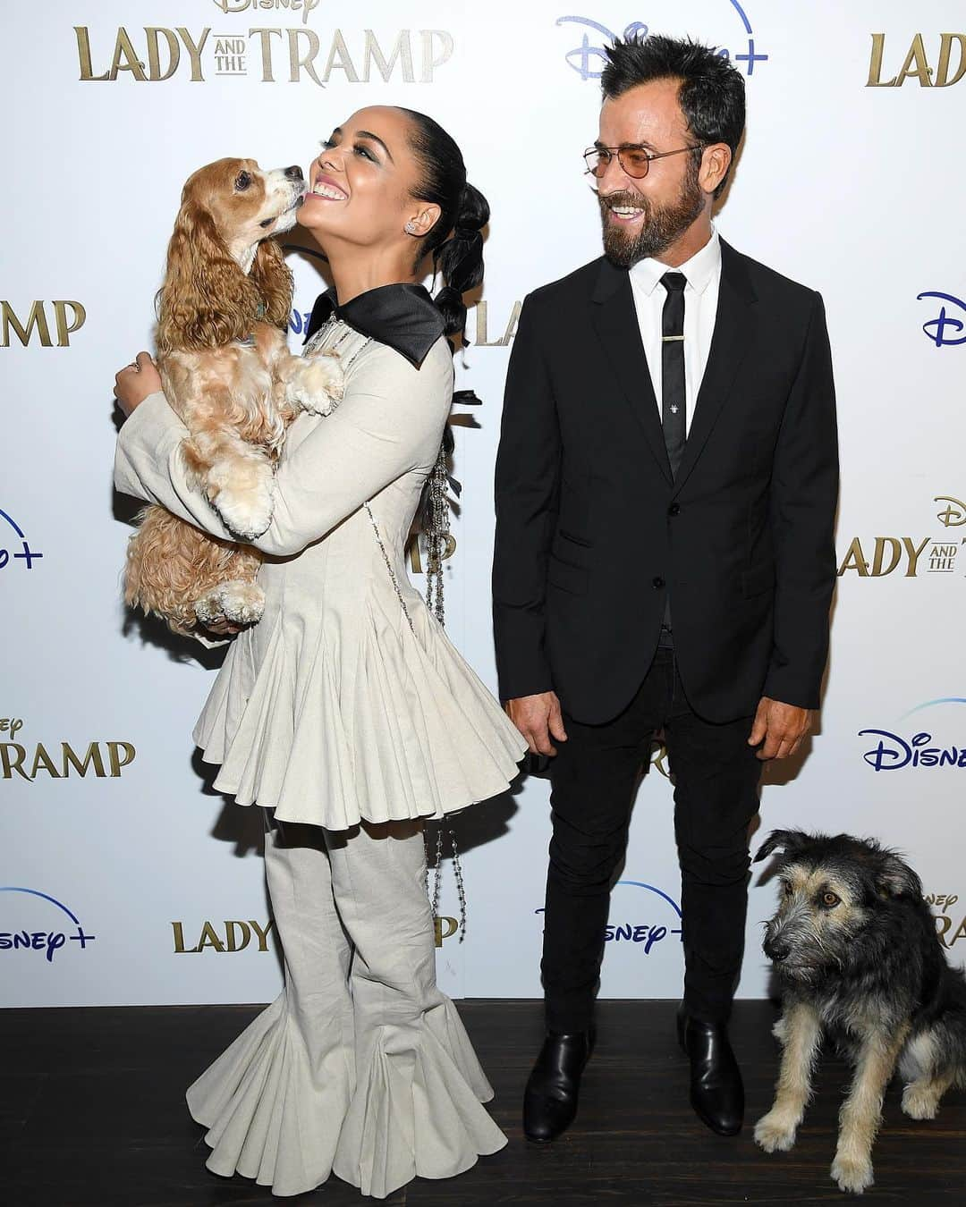 Disneyさんのインスタグラム写真 - (DisneyInstagram)「The stars were dressed to the canines at a special screening of @ladyandthetramp in New York. See the film November 12, only on @disneyplus. #DisneyPlus」10月25日 3時24分 - disney