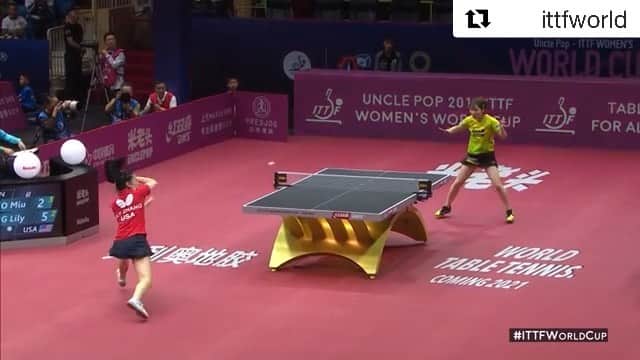 リリー・チャンのインスタグラム：「An extremely rare occasion that I get the chance to lob and an even rarer occasion that I win the point 😂🤷🏻‍♀️ #ITTFWorldCup #PointOfTheDay」