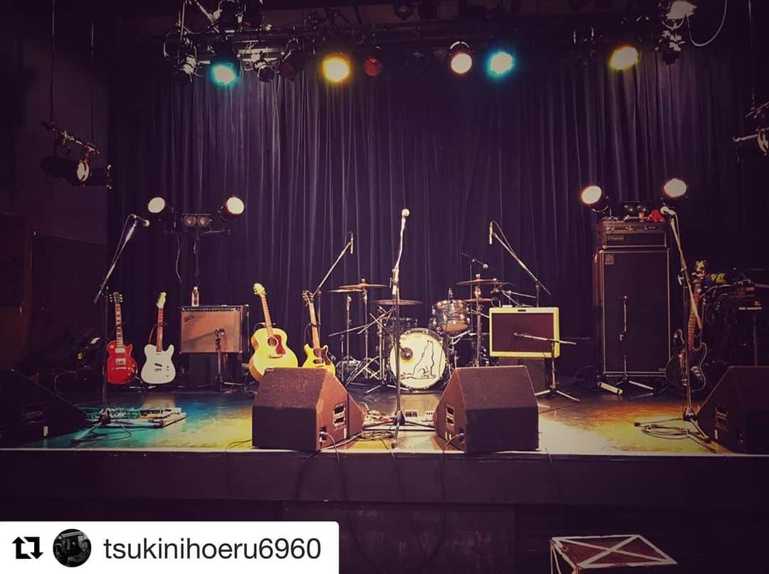 山崎潤さんのインスタグラム写真 - (山崎潤Instagram)「#Repost @tsukinihoeru6960 with @get_repost ・・・ 月に吠える。 「代官山で吠える！」 間も無くリハ開始  今はただただ静寂の中その時を待っています。  チケット、当日券発売決定いたしました。  お足元悪い中ですが迷ってる方是非に！  それでは  UNITで待つ！！ #月に吠える #大森南朋 #塚本史朗 #長野典二 #山崎潤 #代官山 #unit #代官山unit」10月25日 14時04分 - jun_yamasaki14