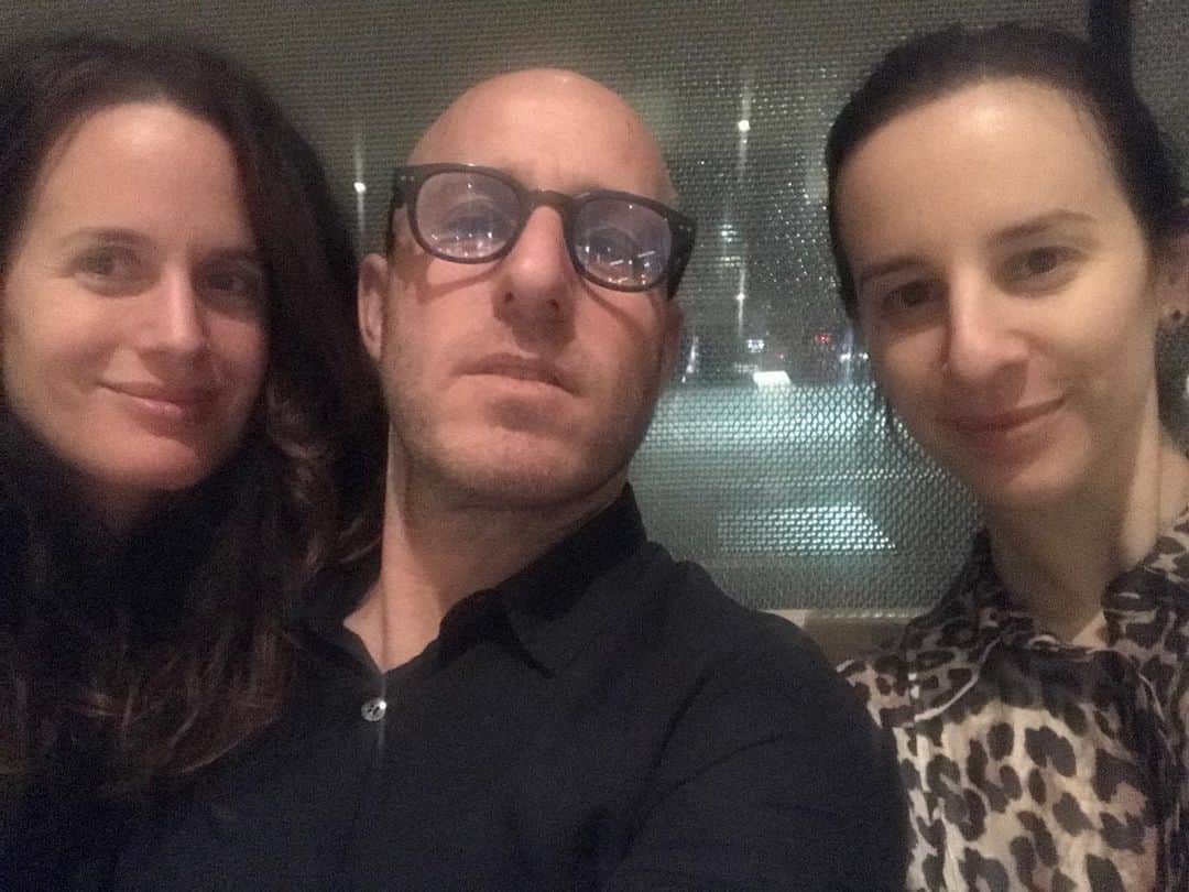 エリザベス・リーサーのインスタグラム：「Bruce and Jessica 🥰 Thank you for that insane meal Koz. I coulda kept going. @ondalosangeles」
