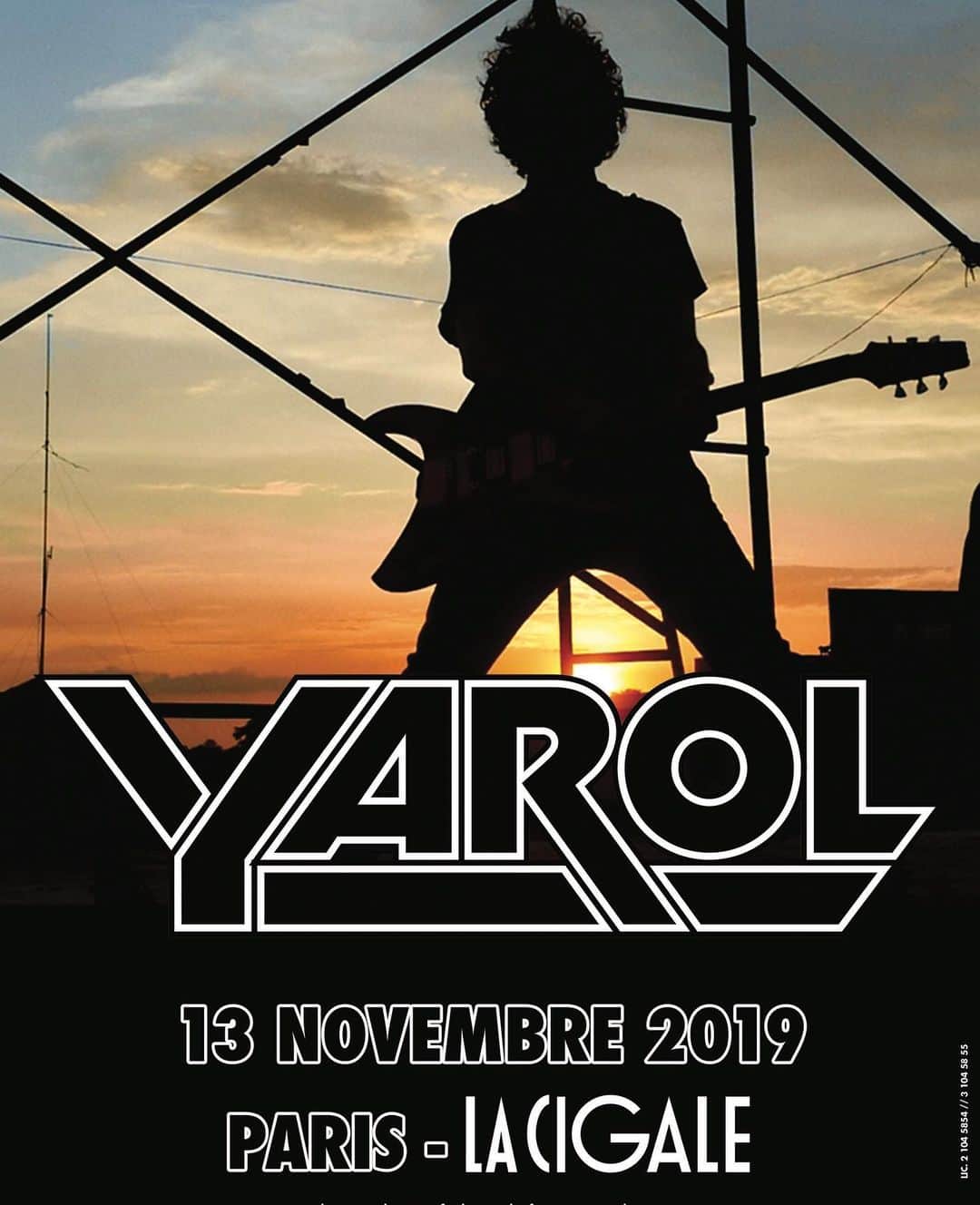 カロリーヌ・ド・メグレのインスタグラム：「Qui vient? 🎸❤️🔥 YAROL le 13 Novembre à la Cigale @yarolpoupaud #yarolontour #BonusTracksRecords」