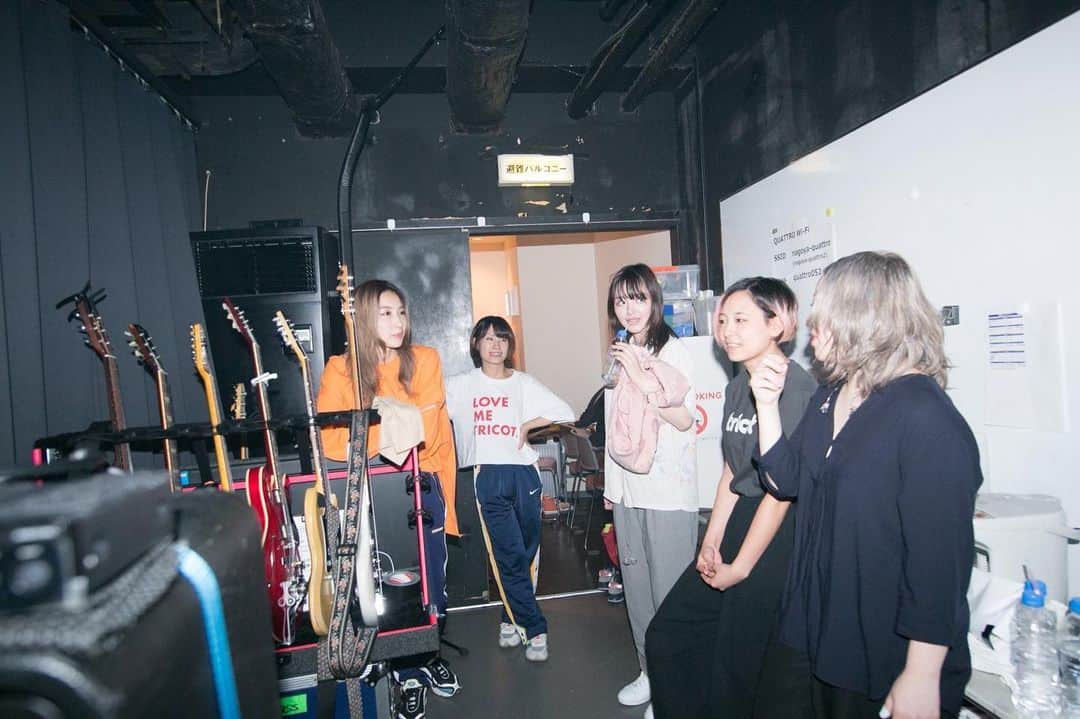 のインスタグラム：「tricot❤️yonige #tricot #yonige」