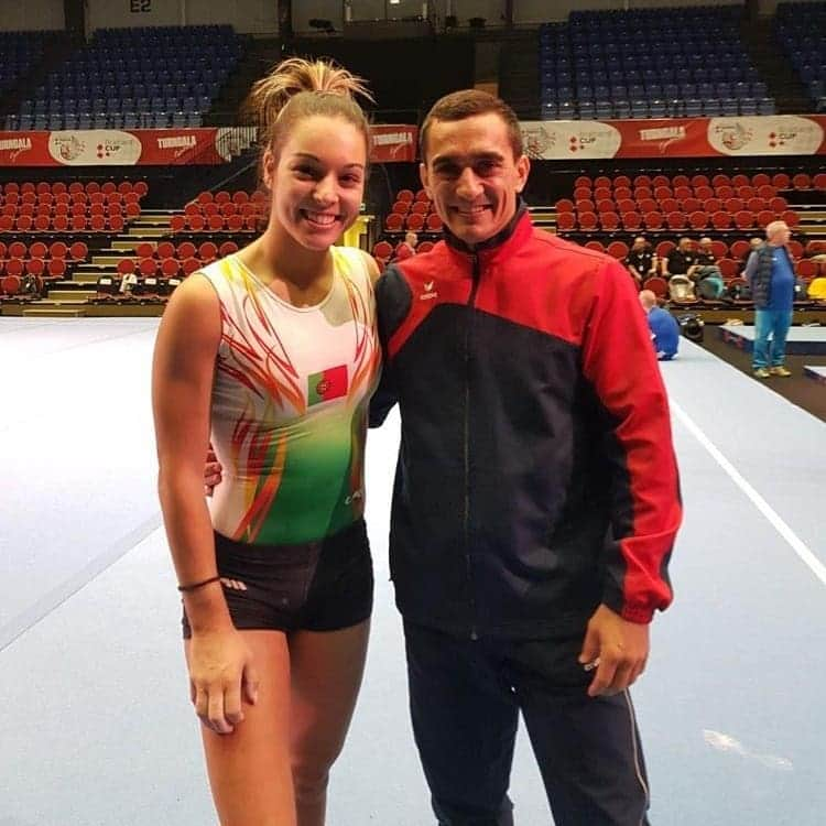 マリアン・ドラグレスクさんのインスタグラム写真 - (マリアン・ドラグレスクInstagram)「International team...oh we have sexy smiles or what 😁 #gymnastics #team #portugal #romania #brabanttrophy #competition #gymlife #friends #dragulescu #amd #groot 😊🤗」10月25日 15時11分 - mariandragulescu