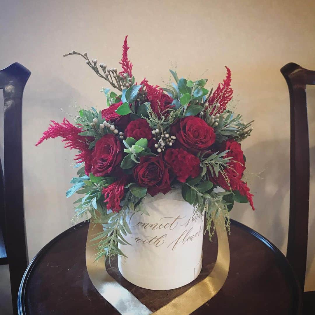 畑野ひろ子さんのインスタグラム写真 - (畑野ひろ子Instagram)「@willgarden_official  GIFT 🌹  #flower #flowers #arrangement #boxflower #boxgift #willgarden #gift」10月25日 6時24分 - hiroko_hatano_