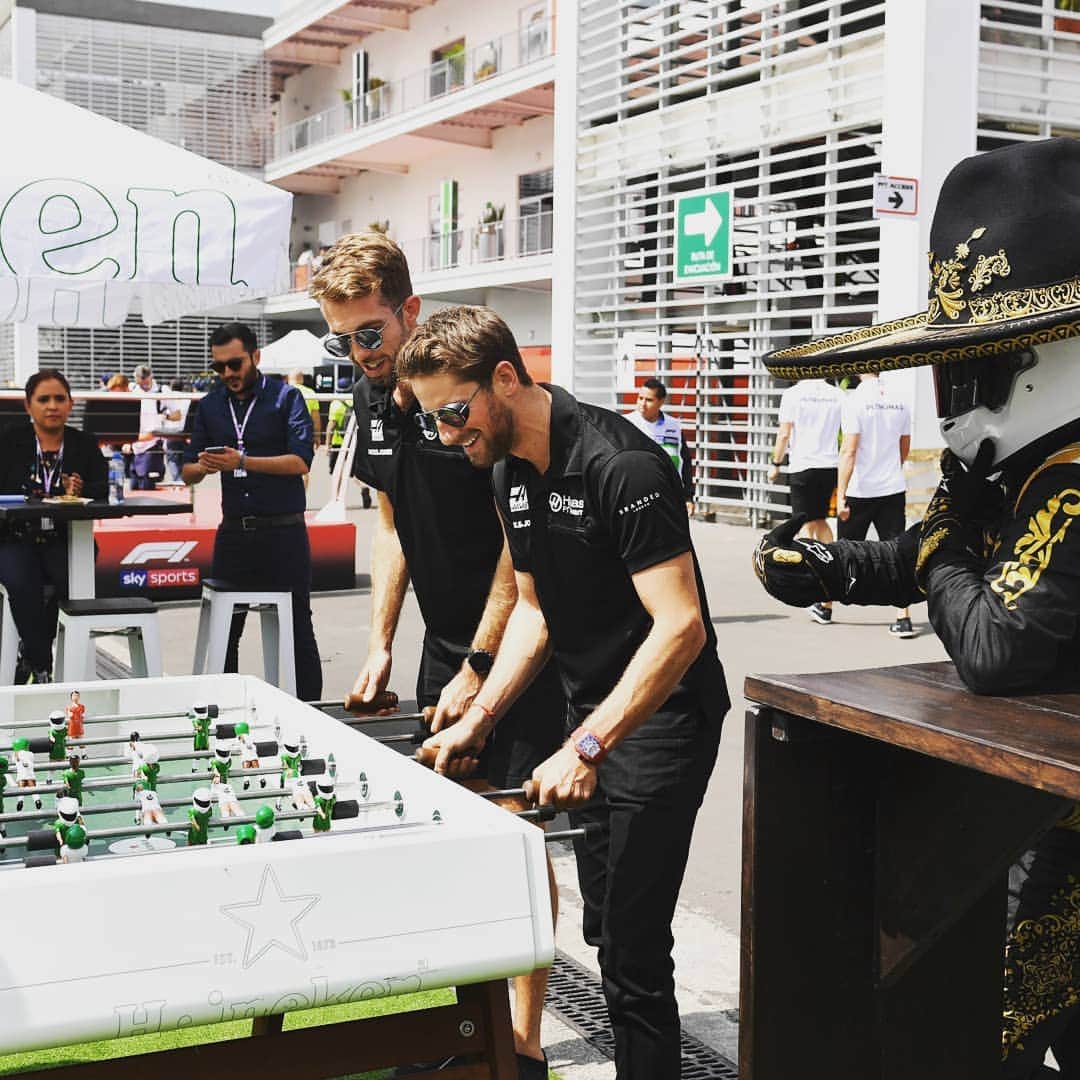 ロマン・グロージャンのインスタグラム：「Busy day #r8g #mexico」