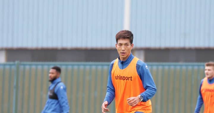 小林祐希のインスタグラム：「Prepare for next game. 次の試合へ。良い準備を。 #beveren #yukikobayashi #小林祐希 #yk10」