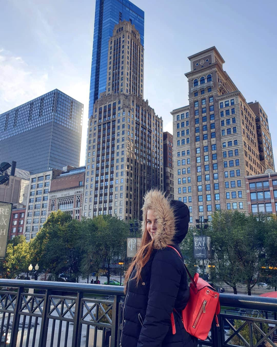 ゴーダ・ブトクテさんのインスタグラム写真 - (ゴーダ・ブトクテInstagram)「I am so happy being able to live and enjoy my life the way I do 🖤🖤🖤 Chicago was my goal for a long time and it was as beautiful as I was expecting  Thank you @andreafahlander for inviting me to go with you 🖤 . . . . . . #chicago #illinois #states #statestour #dreamjob #livingmybestlife #thebean #lifegoals #smile #lithuaniangirl #lietuva #kaunas #kelionesaplinkpasauli #lietuvosmerginos #чикаго #америка」10月25日 7時00分 - godabutkute