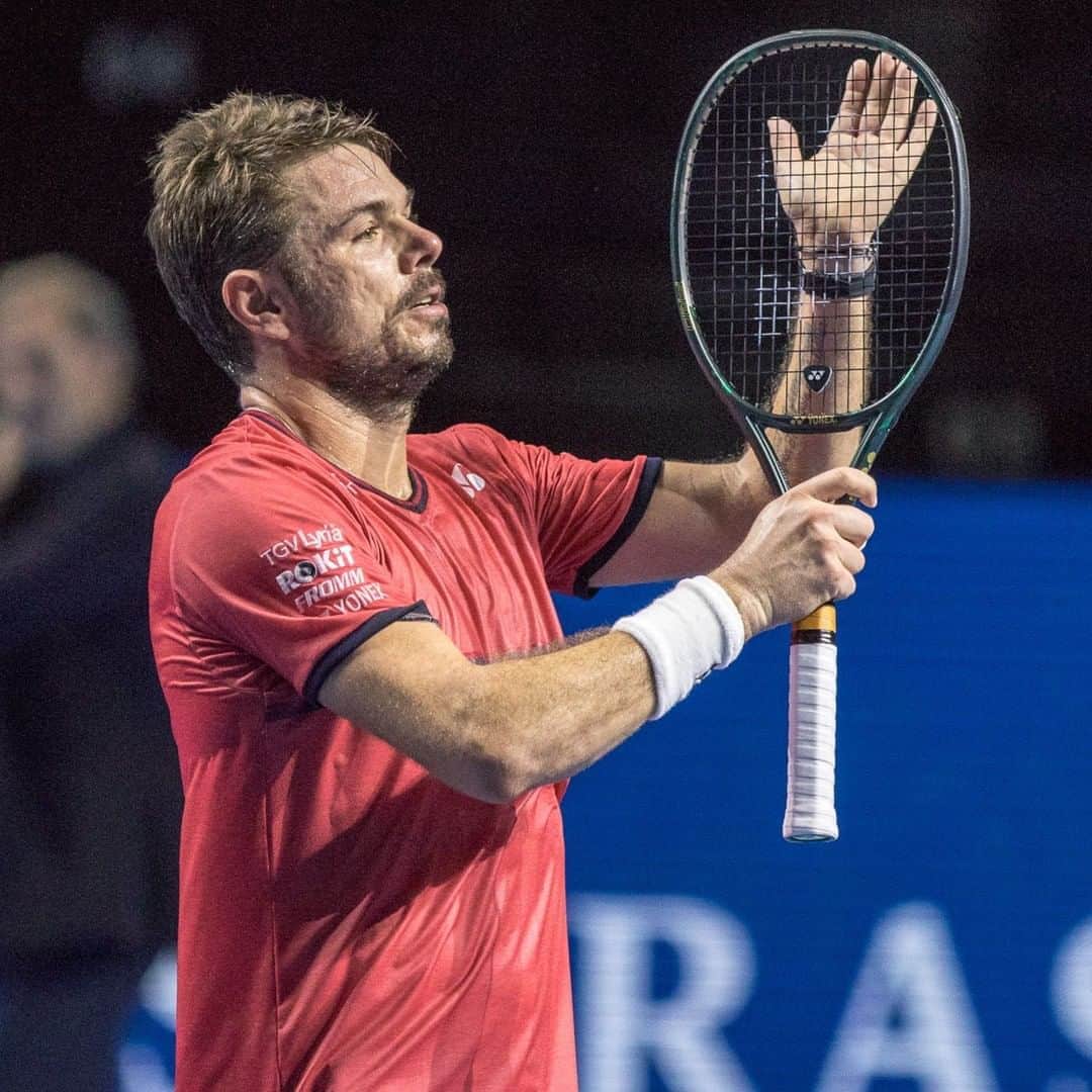 ATP World Tourさんのインスタグラム写真 - (ATP World TourInstagram)「Stan Wawrinka has been forced to withdraw from the #SwissIndoorsBasel QF due to a lower back injury. Get well soon, @stanwawrinka85! 🤕」10月25日 7時14分 - atptour