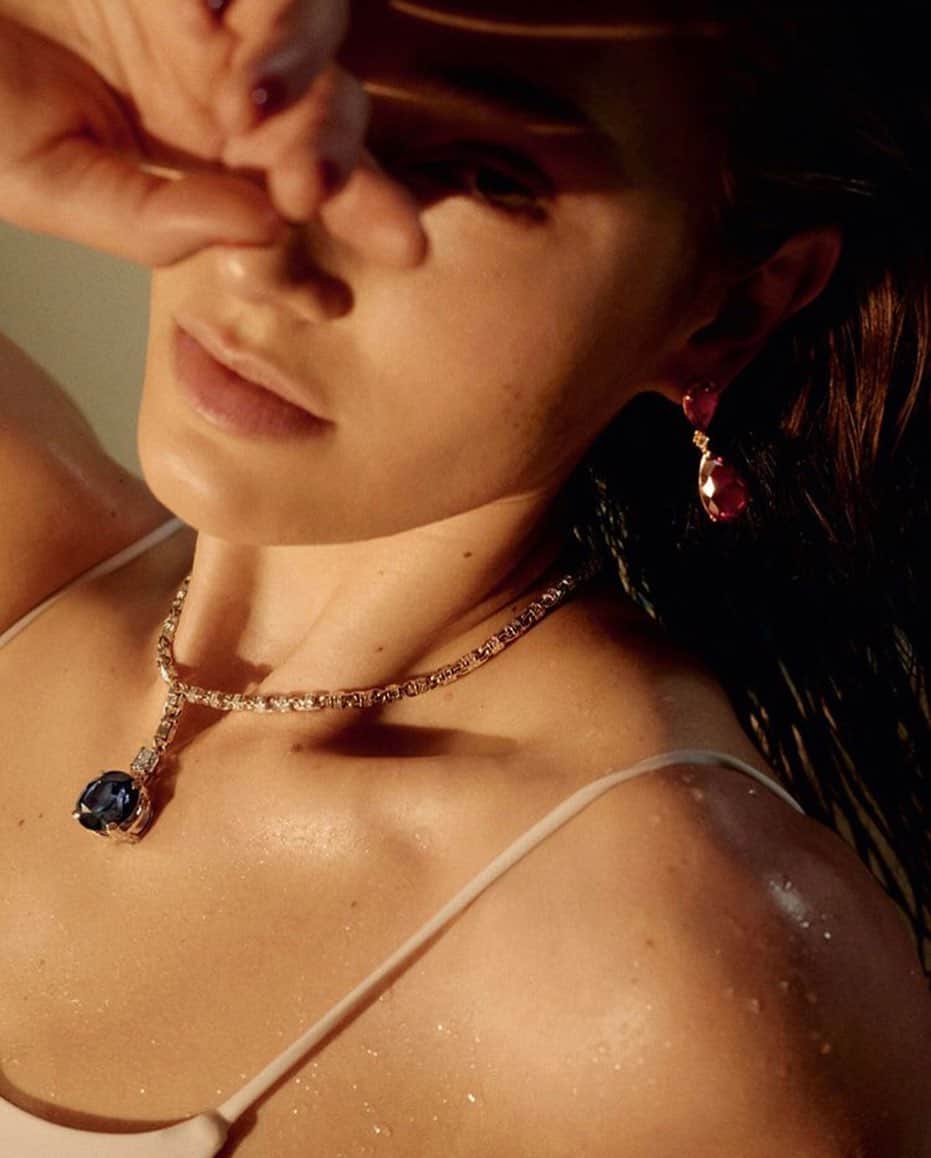 Kento Utsuboのインスタグラム：「💎WSJ💎 Ordinary Sun for @wsjmag  Photographed by Joss McKinley @jossmckinley  @quadriga_management  Styled by David Thielebeule @david_boots ⠀ Set design by Noemi Bonazzi @noemibonazzi⠀ Model Shelbi Brynes @shelbi2b⠀ Makeup by Kento Utsubo @kentoutsubo⠀ Hair Styled  by Yuhi Kim @yuhi_kim @bridgeartists  Manicurist Ada Yeung @adakiss @bridgeartists —————————————————— #ありがとう #thankyou ------------------------ #photographer  #コスメ  #makeupartist  #ファッション  #youtuber #nail #video #cute #happy #カメラ  #fashion  #化粧品  #cosmetics #beauty  #love #photo  #ヘアカラー #美容 #美容師 #青空 #メイク #大好き #メイクアップ #メイクアップアーティスト #ユーチューバー  #かわいい  #空 #ヘアアレンジ  @decorte_saksfifthavenyc @decortebeauty @cosmedecortejp」