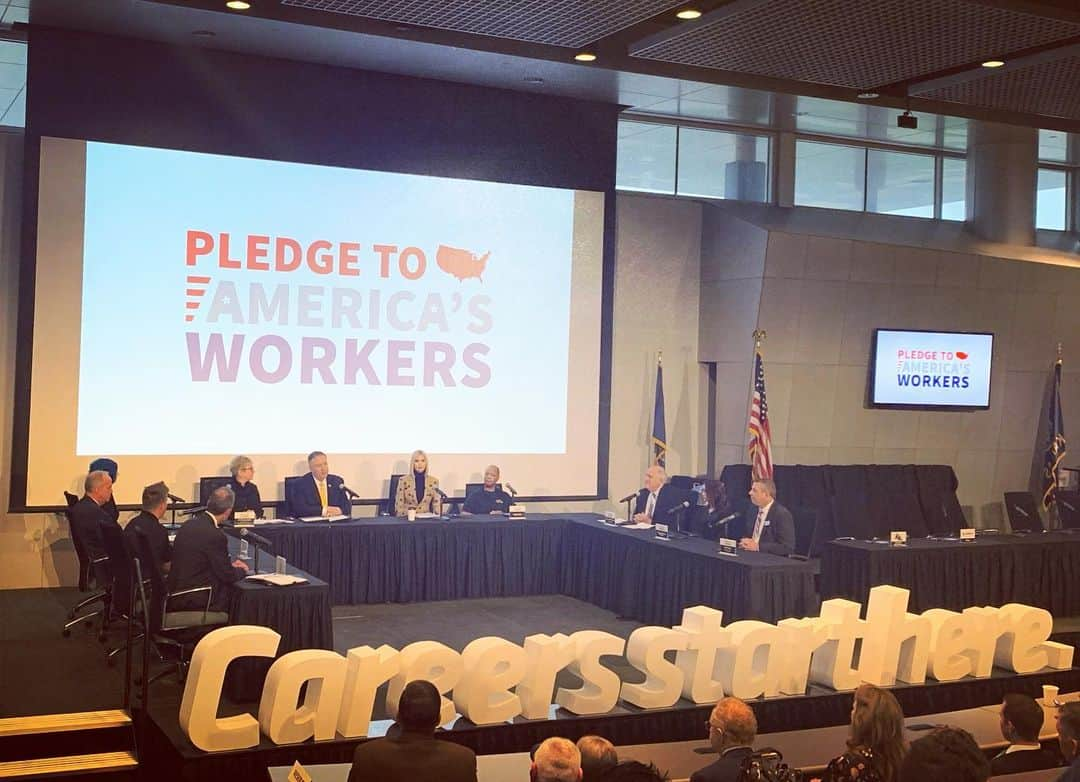 イヴァンカ・トランプさんのインスタグラム写真 - (イヴァンカ・トランプInstagram)「14 Million opportunities have been committed through our #PledgetoAmericasWorkers initiative to skill & retrain our Nation’s workforce.  Today, along w/ @SecPompeo, @SpiritAero, @AirbusintheUS & @JRCustomMetalP1 Pledged their investment in current & future aviation workers — helping ensure America’s continued dominance of the skies! ✈️」10月25日 8時57分 - ivankatrump