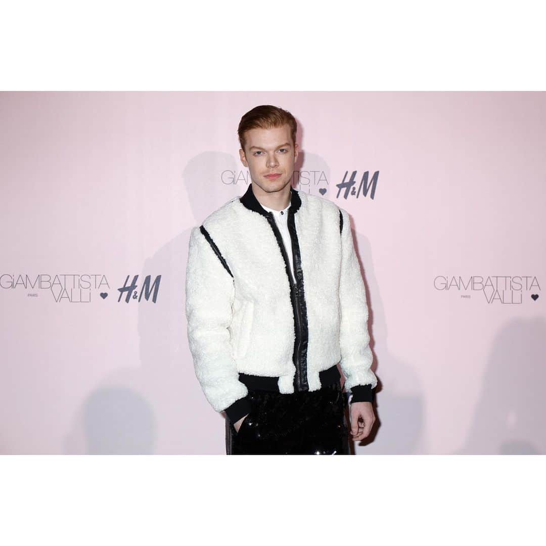 キャメロン・モナガンのインスタグラム：「#Project🖤 #ad  The @giambattistavalliparis x @hm main collection launches 07.NOV.2019」