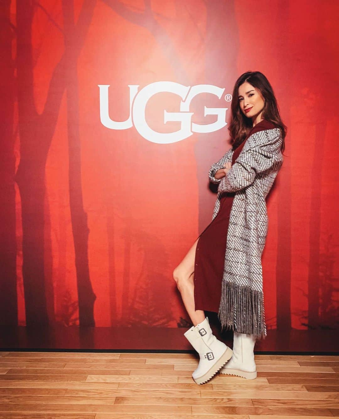 ケリーさんのインスタグラム写真 - (ケリーInstagram)「#UGGLIFE Celebrating  Individuals Like You and Yours. ・ これまでのUGGのアイコニックな クラシックブーツが新たなデザインを アップデートされた新作コレクション👢❤️ ・ 私が吐いている#UGGは 新しいデザインなんですが 他にも可愛い、おしゃれな デザインがたくさんありました😍❤️ ・ 今年の秋冬はアグを おしゃれに着こなせましょう！ ・ So in love with UGG’s  F/W  new design collection party!!!! ・ @ugg  @uggjapan  #ugglife#uggjapan#party#newcollection#lellymisawa#tokyo#japantrip」10月25日 10時04分 - kellymisawa