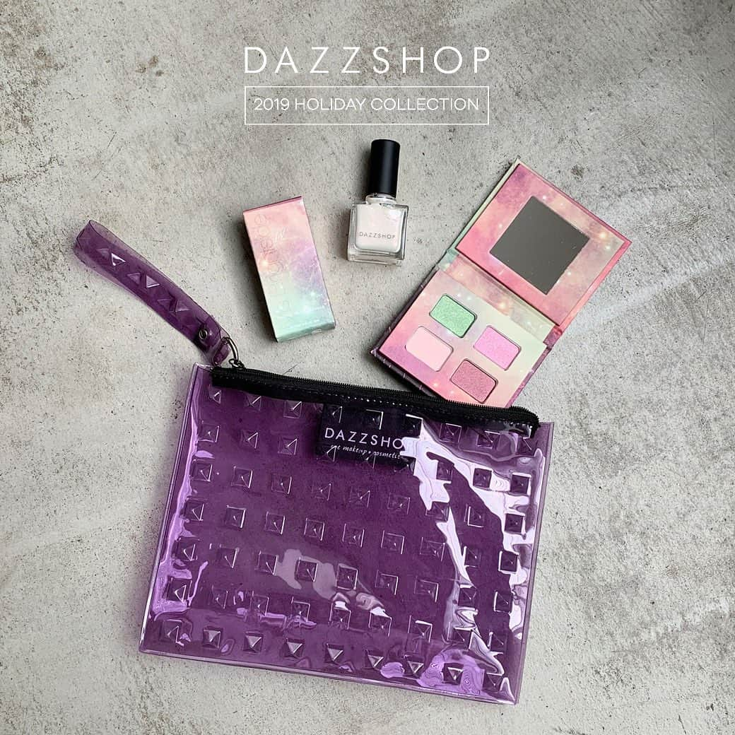 dazzshop officialさんのインスタグラム写真 - (dazzshop officialInstagram)「. . 2019 HOLIDAY COLLECTION 第一弾 予約販売開始のお知らせ . WINTER HOLIDAYは煌めきに満ちたステージ それぞれに表情を彩って綴る幸福な物語 . 本日10/25(金)より、DAZZSHOP 全店（新宿/札幌/横浜/梅田/名古屋）にて、11月1日(金)発売 2019 HOLIDAY COLLECTION 第一弾の予約を開始いたします。公式オンラインは、AM10:00より予約開始いたします。 . ※@ cosme store/cosme market/アミューズボーテ/フルーツギャザリングでは基本的にはご予約を承っておりません。店頭にお問い合わせくださいませ。 . また、2019 HOLIDAY COLLECTIONを含む6,000円（税抜）以上お買い上げのお客様には、DAZZSHOPオリジナルノベルティをプレゼント。（数に限りがございます）この機会に是非ご利用くださいませ。 . ALL LIMITED ———————————————————— THE PALETTE OF BRIGHTSIDE ザ パレットオブブライトサイド ¥6,300（税抜） . ■CHAPTER 1 なめらかで高密着なテクスチャーの限定アイシャドウパレット。マット、シマ−、グリッターの質感で、単色でもレイヤードしても楽しめるカラーがラインナップ。 . ———————————————————— EMOTIVE NAIL PERFORMER エモーティブネイルパフォーマー ¥1,700（税抜） . ■INNOCENT RAY 12 ピンクの偏光パールが輝くミルキーホワイト ———————————————————— . . #DAZZSHOP #ルミネエスト新宿 #大丸札幌 #そごう横浜 #阪急うめだ本店 #阪急百貨店 #阪急三番街 #松坂屋名古屋 #eyemakeup #makeup #beauty #cosme #ビューティー #メイク #アイメイク #コスメ #holidaycollection #holiday #limited #限定 #限定色」10月25日 10時27分 - dazzshop_official