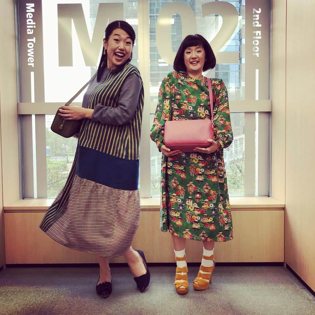 千秋さんのインスタグラム写真 - (千秋Instagram)「横澤夏子さん @yokosawa_natsuko が気に入ってくれてトープカラーをgetしてくれました👜✨ #千秋デザイン #12ポケットバッグ  タグを貼りました🏷  ディノス https://www.dinos.co.jp/p/1372600026/」10月25日 12時16分 - chiaki77777