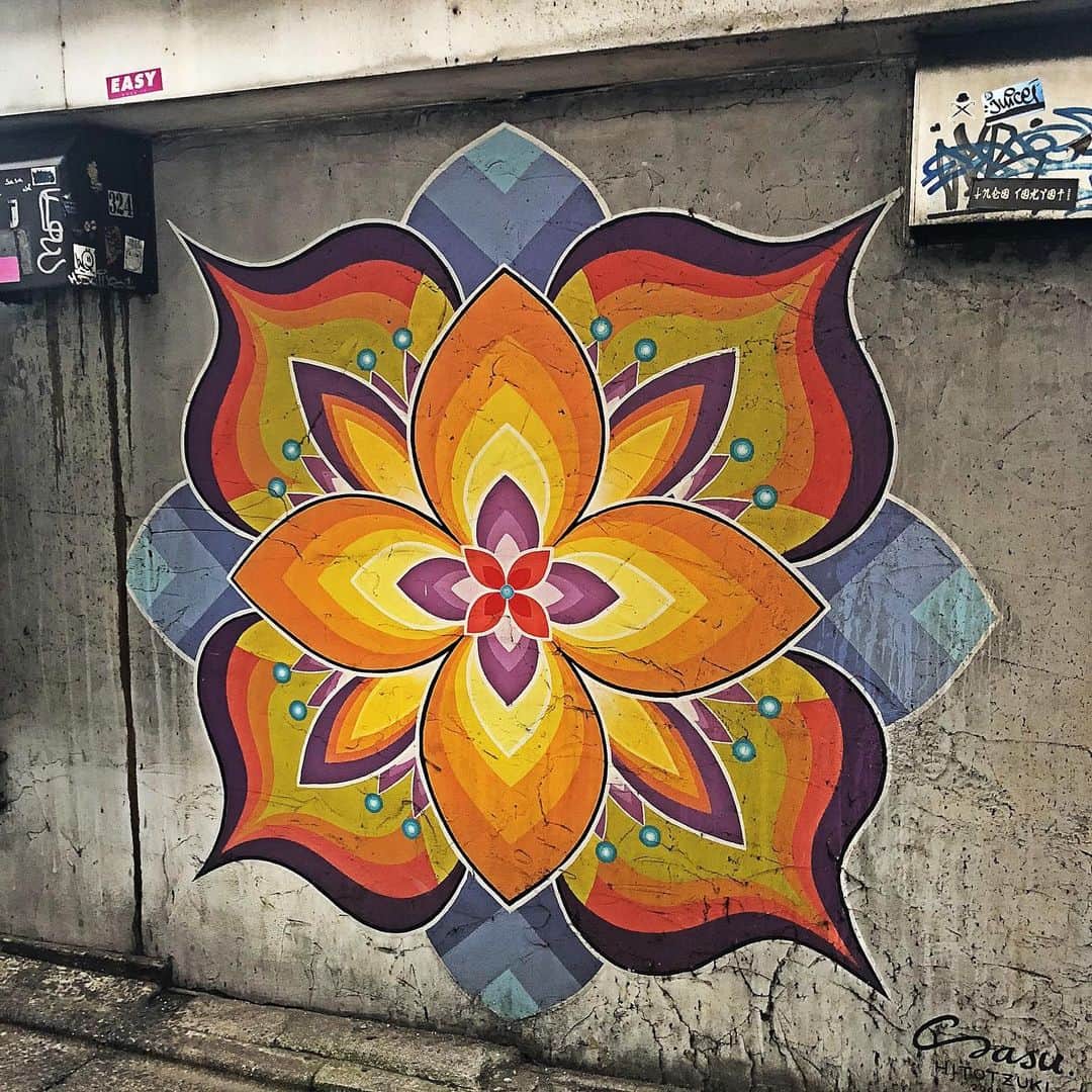 佐々木和也さんのインスタグラム写真 - (佐々木和也Instagram)「歩いてたら可愛い壁みっけ。  #wall #art #SOLIDEMO #KAZUYA」10月25日 13時42分 - yuki_sasaki_67
