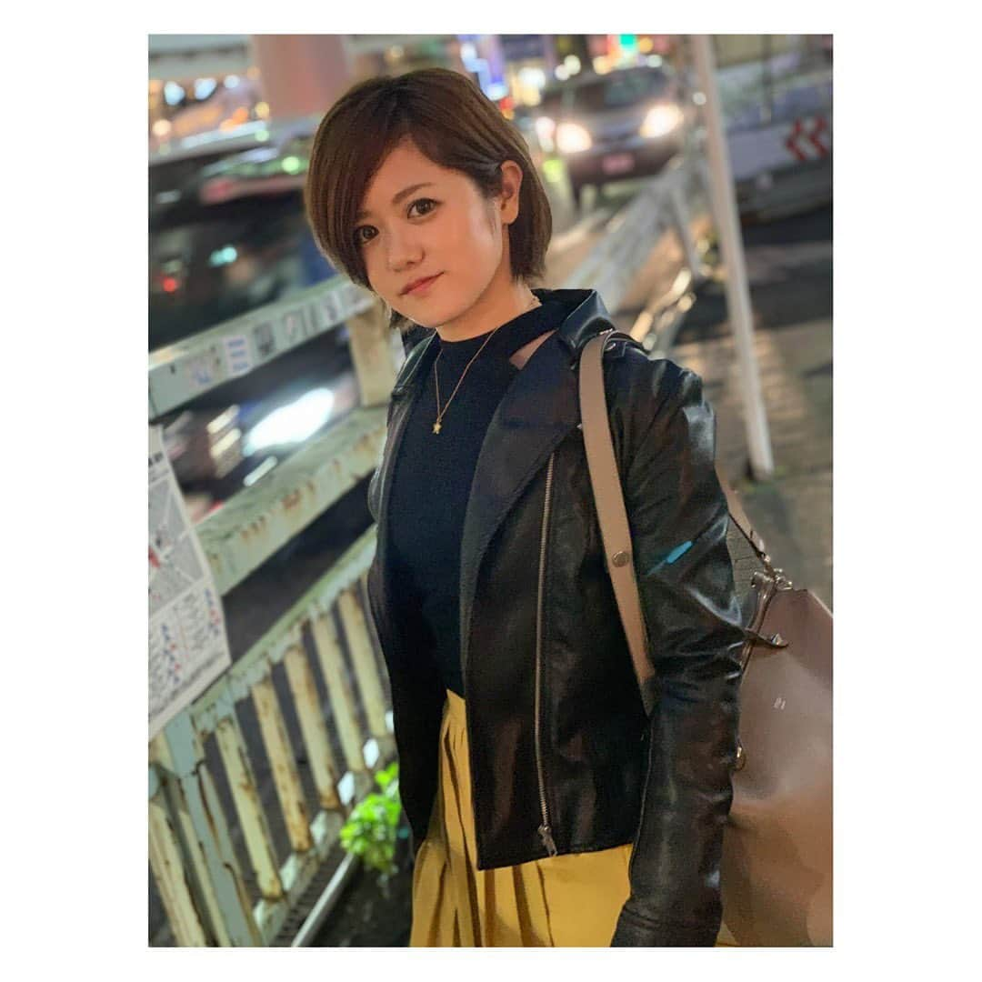 AIMIさんのインスタグラム写真 - (AIMIInstagram)「こんばんみみみ🐤🐤🐤 ❤︎ ❤︎ ちょっと早いけど年内ラストのライブが近づいてきました❗️ 打ち合わせや準備をしています♫ 製作期間に突入する前に、 たくさんの笑顔に出会えるよう めいいっぱい、楽しいイベントにしたいなって思っています😊  ライブも久しぶりだし、 台風の影響で出来なかった公演もあるので、 是非、是非、みんなに遊びに来てほしいです♫  年内ラストライブ⬇︎ 🎸AIMI×下北沢ReG presents 『Rendezvous』  2019.11.1 FRY OPEN/START 17:30/18:00 前売り￥2,800-（ドリンク別）/当日￥3,300-（ドリンク別）  AIMI  AmamiyaMaako  BabooBee  kaamos from tokyo  WORLD WAND WOOD 🎫イープラスリンク→ https://eplus.jp/sf/detail/3073630001  取り置き予約🎫 ✉️ ticket.aimi@gmail.com まで ※お名前,公演名,必要枚数を明記の上メールをお送りください。 〜〜〜〜〜〜〜〜〜〜〜〜〜〜〜〜 いつもAIMIを応援してくださっているファンクラブ会員の皆さんとは記念集合写撮影も行います😆📸✌️ HPより⬇︎ 11/1 ReG公演終演後　 物販ブースに付近でAIMIと撮影OKなファンクラブメンバーで集合写真を撮らせて頂きます 写真はメンバーページのみで公開予定です（SNS等へのアップはお控えください）  参加可能な方は当日、会員証ページをご用意ください  11月1日　金曜日、下北沢ReGで会いましょう〜🦁❣️ #AIMI#2019#ファイナル#ラストライブ#下北沢ReG#ランデヴー」10月25日 23時08分 - my_name_is_aimi