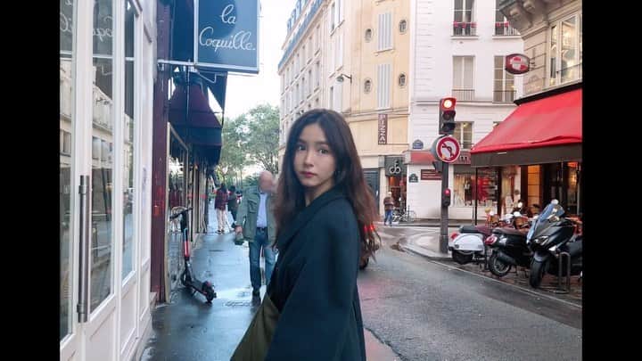 のインスタグラム：「파리 여행 기록 두 번째 영상이 업로드 되었습니다. 링크는 프로필에!  Link in bio❣️」