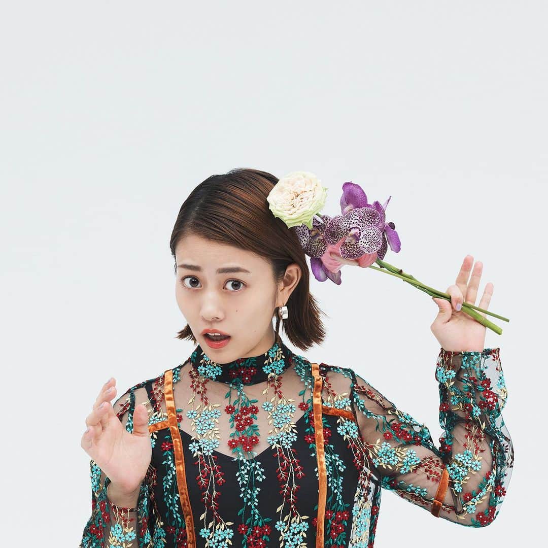 大辻隆弘さんのインスタグラム写真 - (大辻隆弘Instagram)「花と女性は鉄板 #あー引越ししたい」10月25日 23時17分 - photsuji