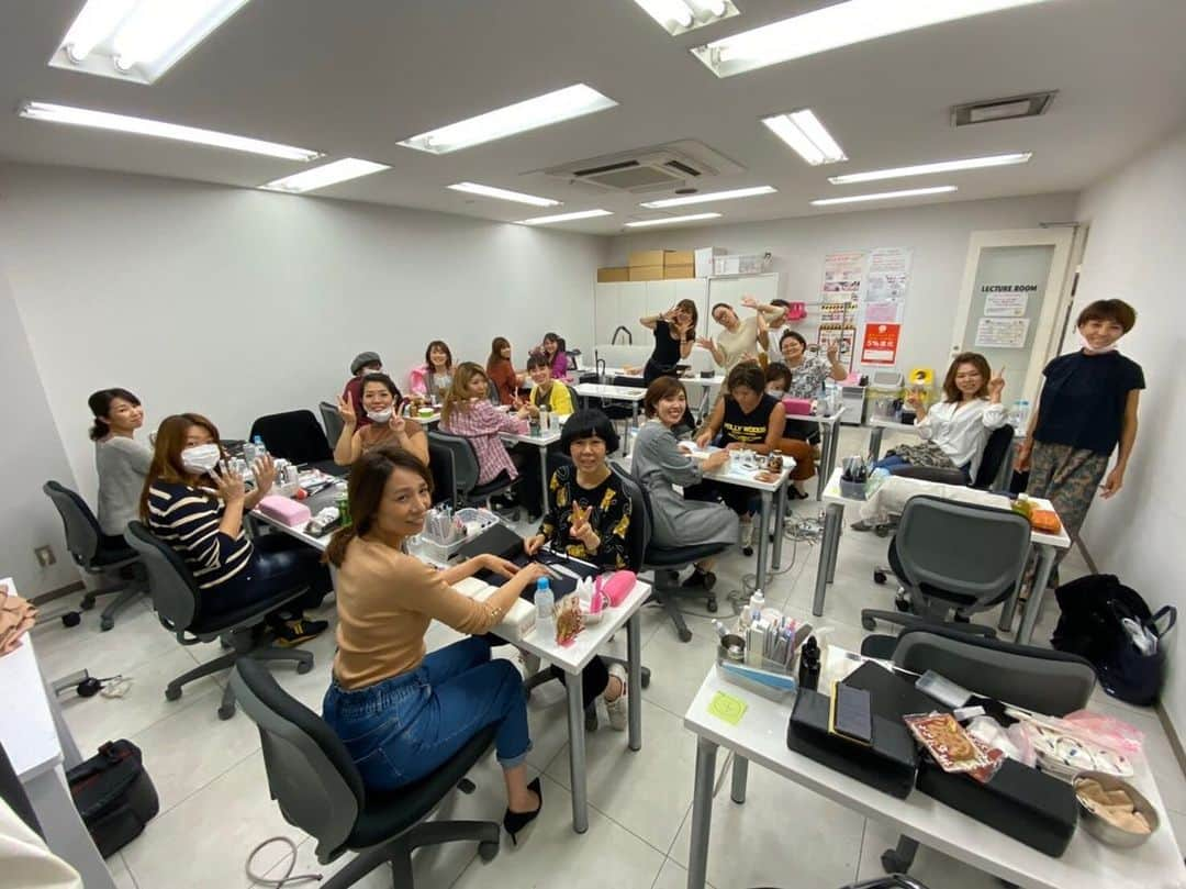 野田彩加さんのインスタグラム写真 - (野田彩加Instagram)「名古屋での練習会💅 綺麗なフレスカばかりすぎます🥺♥️💅✨ 名古屋の夜も楽しかったーー♥️♥️♥️ ありがとうございました😊♥️ #nail #フレスカ　#フレンチスカルプチュア　#フレスカの輪　#expo  #nailexpo2019  #名古屋」10月25日 23時41分 - aya.205