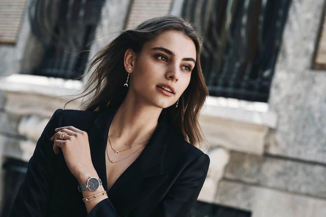 Armani Officialさんのインスタグラム写真 - (Armani OfficialInstagram)「Update your fail safe Fall outfits with #EAjewellery and #EAwatches」10月25日 23時40分 - emporioarmani