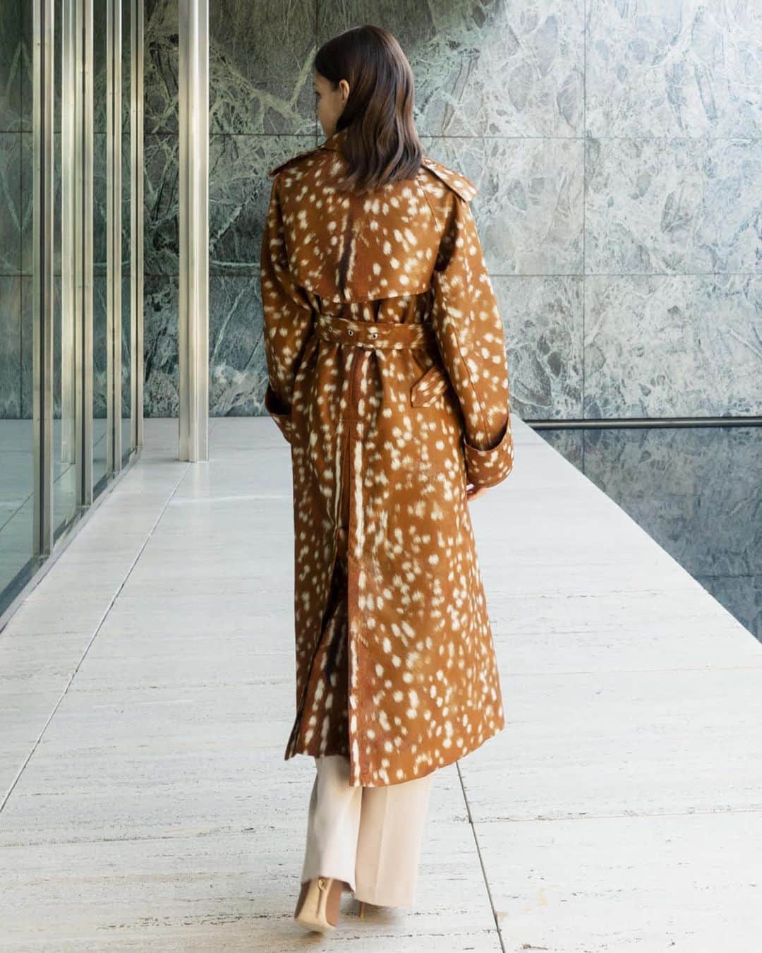 のインスタグラム：「#InBurberry . @Paridust explores Barcelona in the deer-print trench coat, cinched at the waist in classic #Burberry tones of soft fawn and honey . #BurberryGeneration」