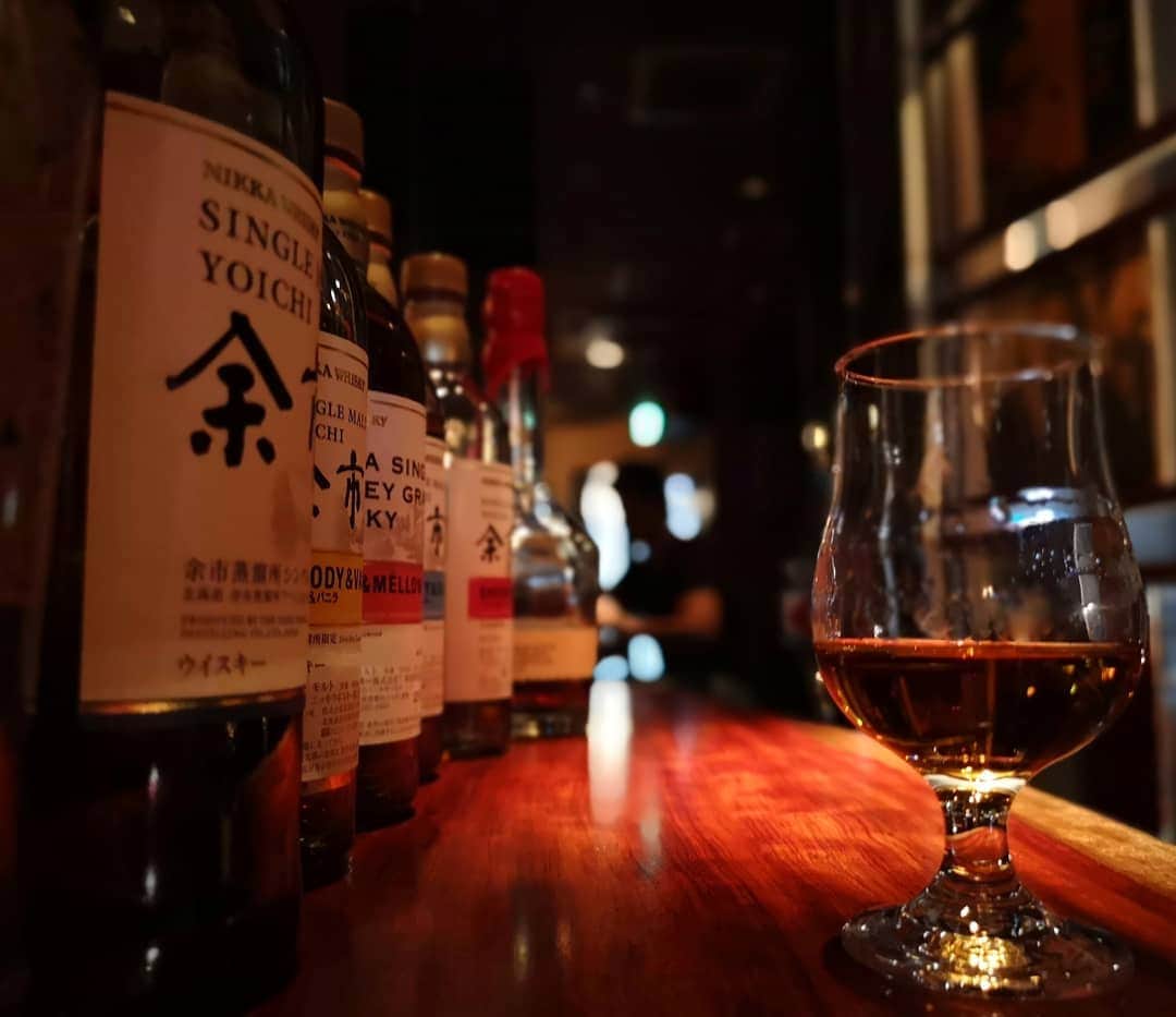 真壁伸弥さんのインスタグラム写真 - (真壁伸弥Instagram)「RWC期間は 楽しい。 #ラグビー  #ウイスキー」10月26日 0時08分 - makaberian5