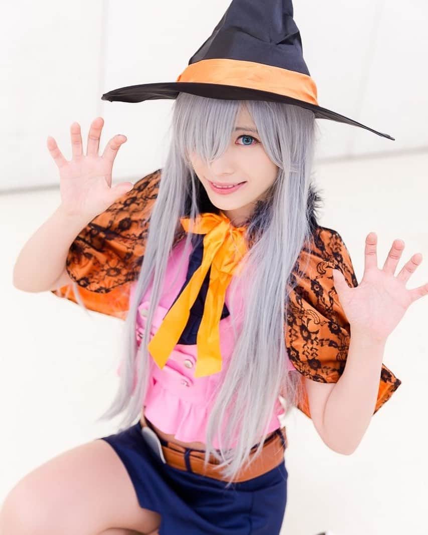 のインスタグラム：「Bonjour à tous ! Je m'appelle Ichiha Amatsu, cosplayeuse japonaise professionnelle, et amatrice d'animés et de mangas japonais !  Je suis en France pour quelques jours afin d'organiser des évènements de Cosplay.  Je serai au café Kame'n Crea, 22 rue Keller75011 Paris le samedi 26 octobre à partir de 17h ! J'espère vous y voir ! ❤️ https://www.facebook.com/events/2818662214834780/  Je serai également au Jardin des Tuileries le 26 à partir de 10h. Séance photo vers 14h, et j'aurai même quelques costumes à vous prêter si vous n'avez pas le vôtre !  Je serai également présente le 31. Venez fêter Halloween avec moi !  #france #paris #halloween #halloweenfrance #francehalloween  #japanese」