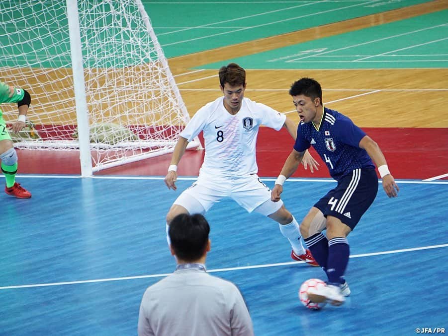 日本サッカー協会さんのインスタグラム写真 - (日本サッカー協会Instagram)「📸Match photos｜フットサル日本代表は来年2月に開催されるAFCフットサル選手権トルクメニスタン2020の出場権をかけた予選（東アジア地区）の第二戦で韓国代表と戦い、4-2で勝利しグループ1位で本戦の出場権を獲得しました。 ・ オルドス/中国にて開催されている本予選は東アジア7カ国(チャイニーズ・タイペイ、中国、モンゴル、香港、日本、韓国、マカオ)が参加し、4カ国と3カ国の2グループに分かれ、各グループの1位とグループ2位同士の勝者の計3カ国が来年トルクメニスタンで開催される本戦への出場権を獲得する事ができます。 ・ AFCフットサル選手権トルクメニスタン2020予選-東地区- 第2戦 フットサル日本代表　4-2（前半1-1、後半3-1）フットサル韓国代表 2019年10月24日(木)　キックオフ時間 13:00（現地時間） Ordos Sports Centre Gymnasium（中国/オルドス） ・ 🏆AFCフットサル選手権トルクメニスタン2020予選-東地区- 10月22日(火) 13:00 第1戦 17-2 フットサルマカオ代表🇲🇴 10月24日(木) 13:00 第2戦 4-2 フットサル韓国代表🇰🇷 #jfa #daihyo」10月25日 15時35分 - japanfootballassociation