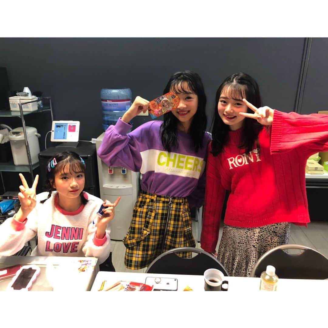 ニコ☆プチのインスタグラム：「﻿ ﻿ キメ✨&おちゃらけ〜😜﻿ ﻿ ﻿ #ニコプチ﻿ #和田美羽﻿ #中山あやか﻿ #高比良由菜」