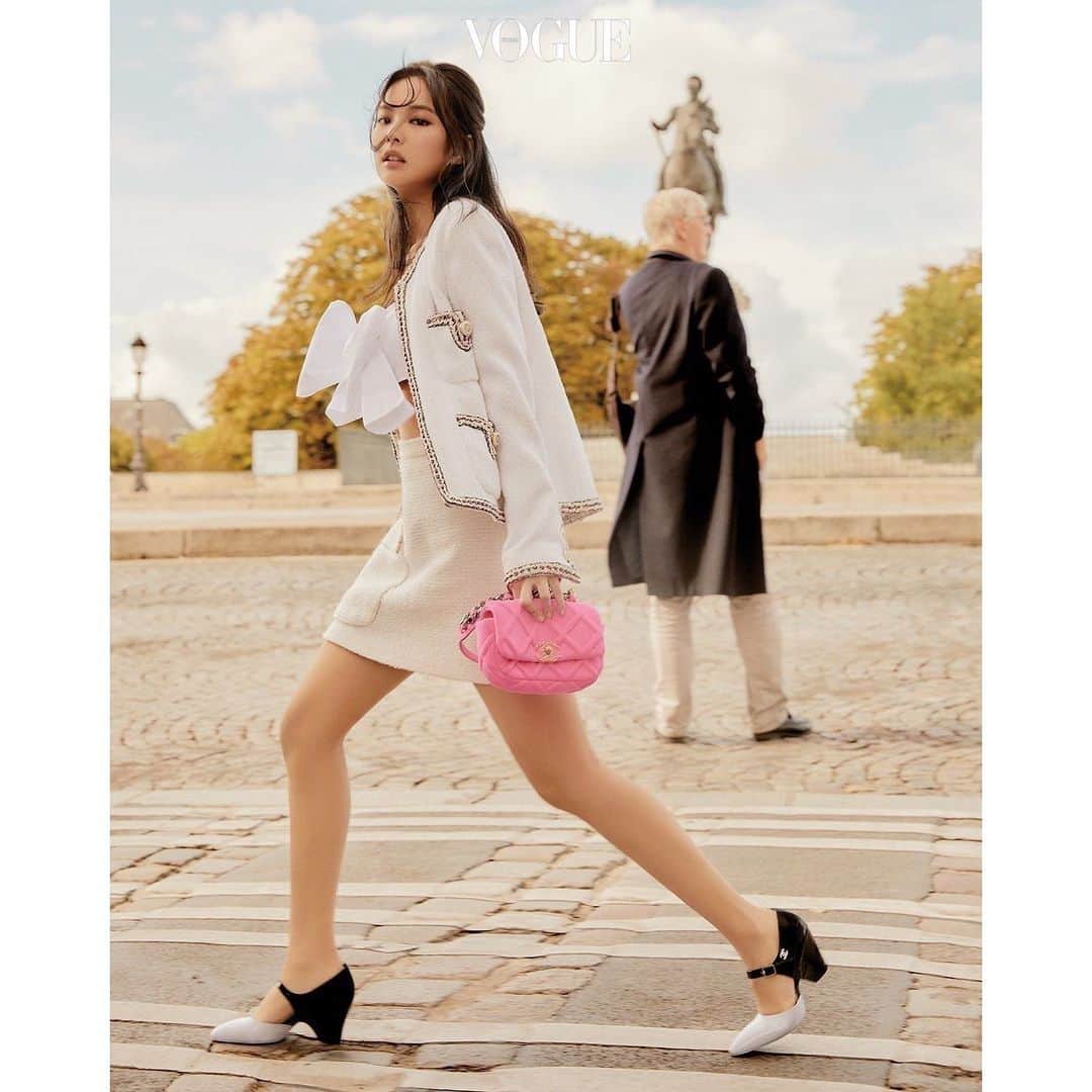 ジェニーさんのインスタグラム写真 - (ジェニーInstagram)「Me & Chanel & Vogue」10月25日 16時49分 - jennierubyjane