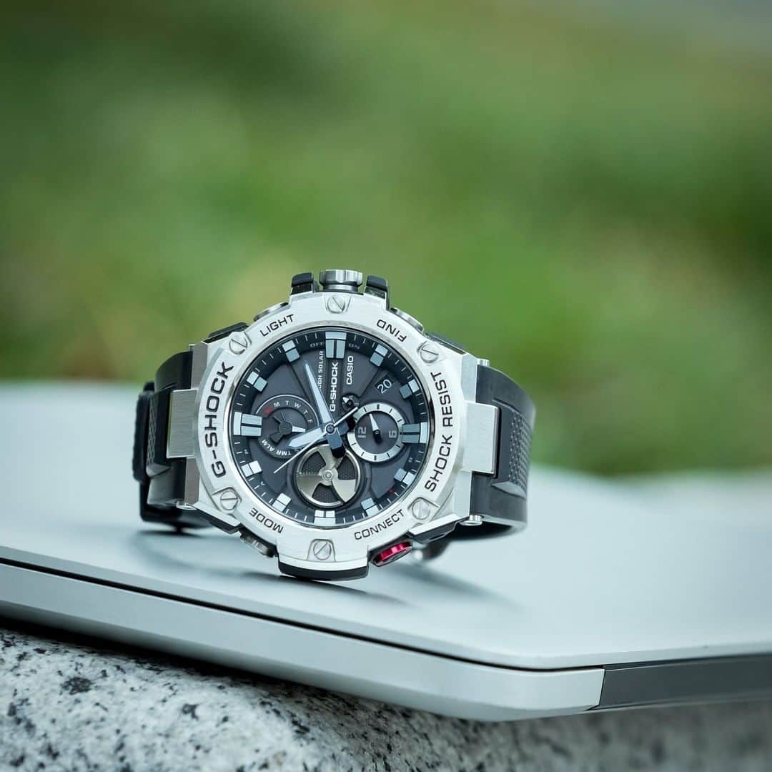 G-SHOCKさんのインスタグラム写真 - (G-SHOCKInstagram)「G-STEEL  Bluetooth®搭載のタフネスクロノグラフ、GST-B100-1AJF。全てのインダイアルに耐衝撃構造を備えたアナログ表示を実現。9時位置に配置したアイコンとなるディスク針には、デュアルコイルモーターを採用することで機能美を追求しています。  GST-B100-1AJF offers chronograph performance, equipped with Bluetooth®.The dial at 9 o’clock has a multi-functional rotating disk that is cut to resemble the thick blades of a jet engine.  GST-B100-1AJF  #g_shock #g_steel #gstb100 #chronograph #gshockconnected #toughsolar #watchoftheday」10月25日 17時00分 - gshock_jp