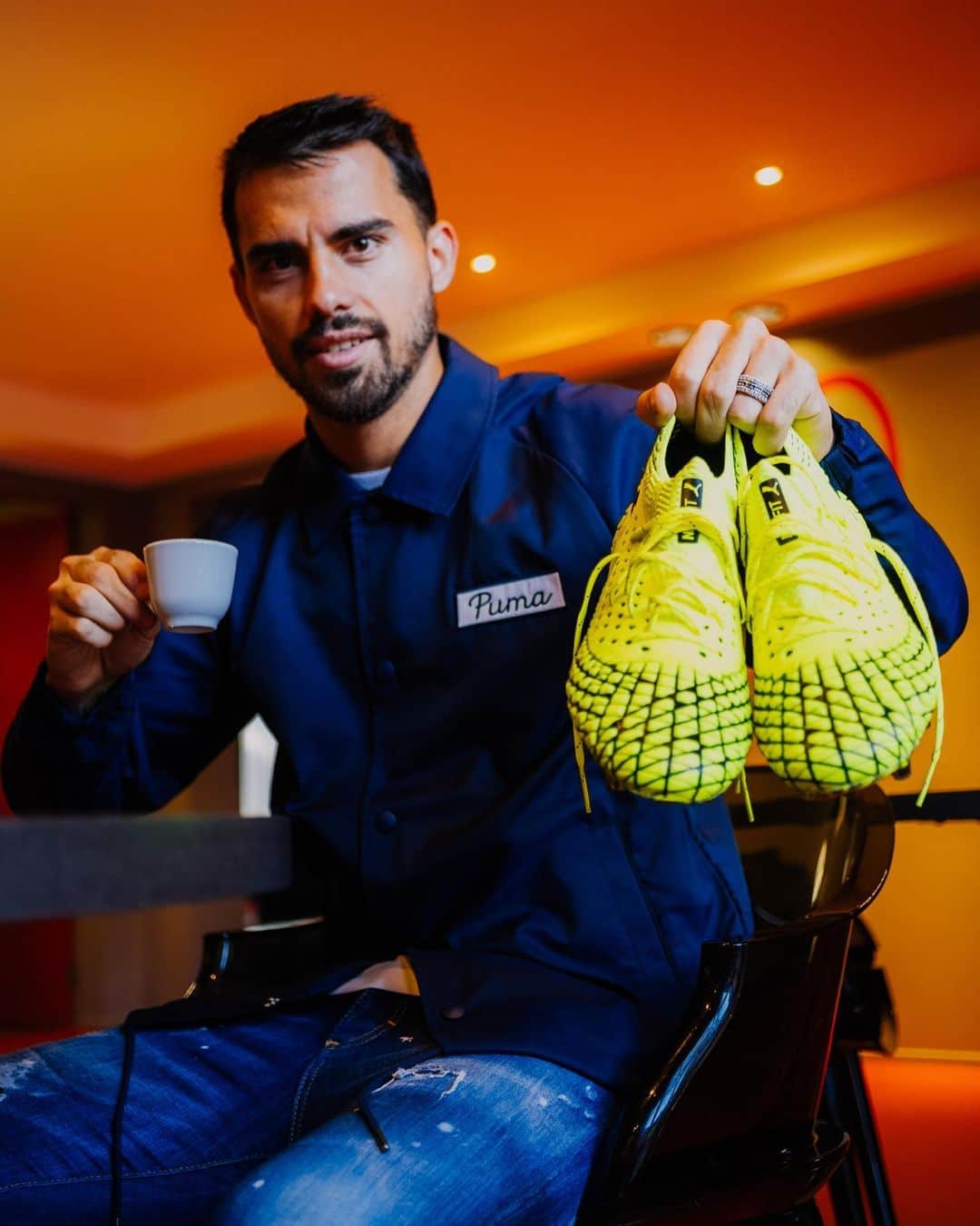 ヘスス・フェルナンデス・サエスのインスタグラム：「PUMA’s on my feet 💯🔋☕️ @pumafootball」