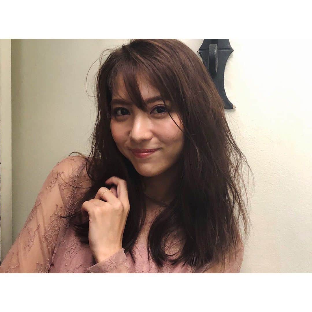 石川恋さんのインスタグラム写真 - (石川恋Instagram)「毛先が少し傷んできていたので思いきって5cmほどカットしてみたよ💇‍♀️ 定期的にトリートメントもしてもらってます。 なんだか新鮮でお気に入り☺️💐 野口さんいつもありがとうございます💜#ROI #表参道」10月25日 17時39分 - ren_ishikawa