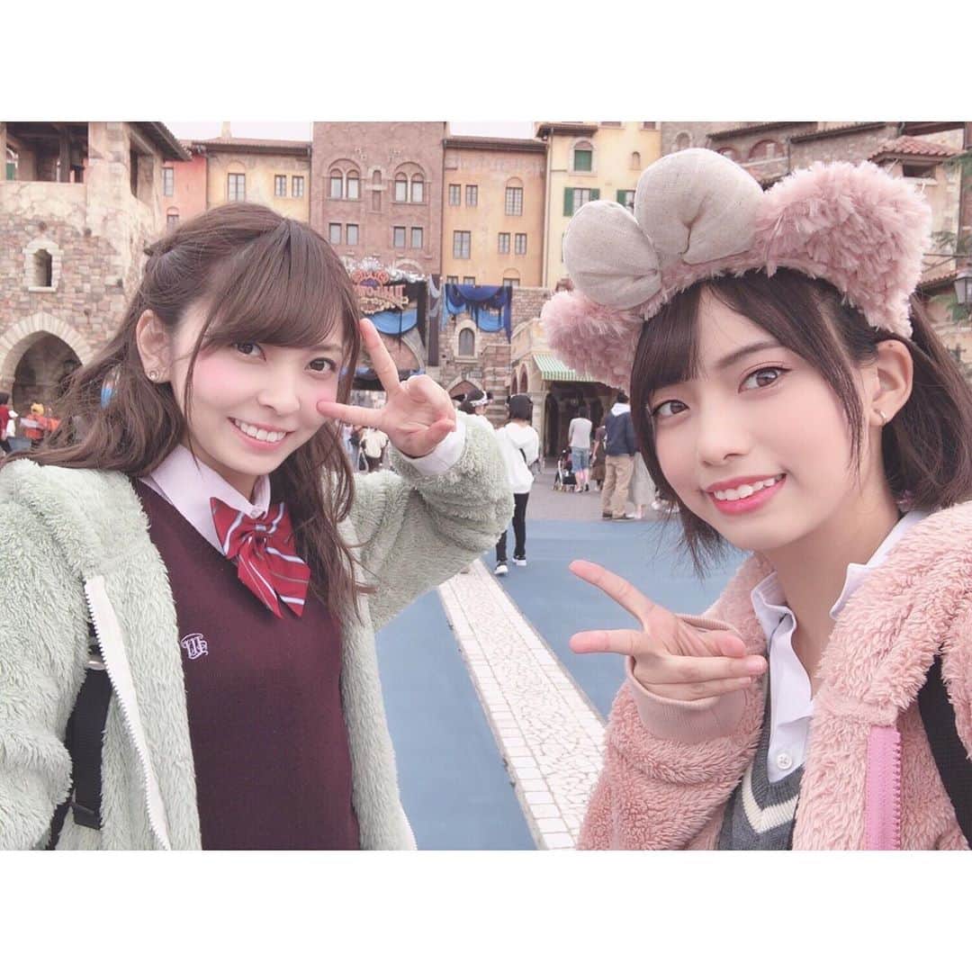 岡本尚子さんのインスタグラム写真 岡本尚子instagram そういえば この間制服ディズニーしたときのお相手は 草場愛ちゃん Manami K1017 でした 久々のまなちゃん リボンは ディズニーで買ったよ ディズニー 東京ディズニーシー