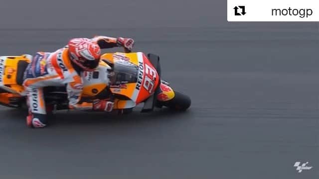 レプソル・ホンダのインスタグラム：「THAT save 🤤 ・・・ Nothing short of miraculous! 👏 // @marcmarquez93 pulled off yet another groundbreaking save! 🤯 #MM93 #AustralianGP 🇦🇺 #MotoGP #Motorcycle #Racing #Motorsport」