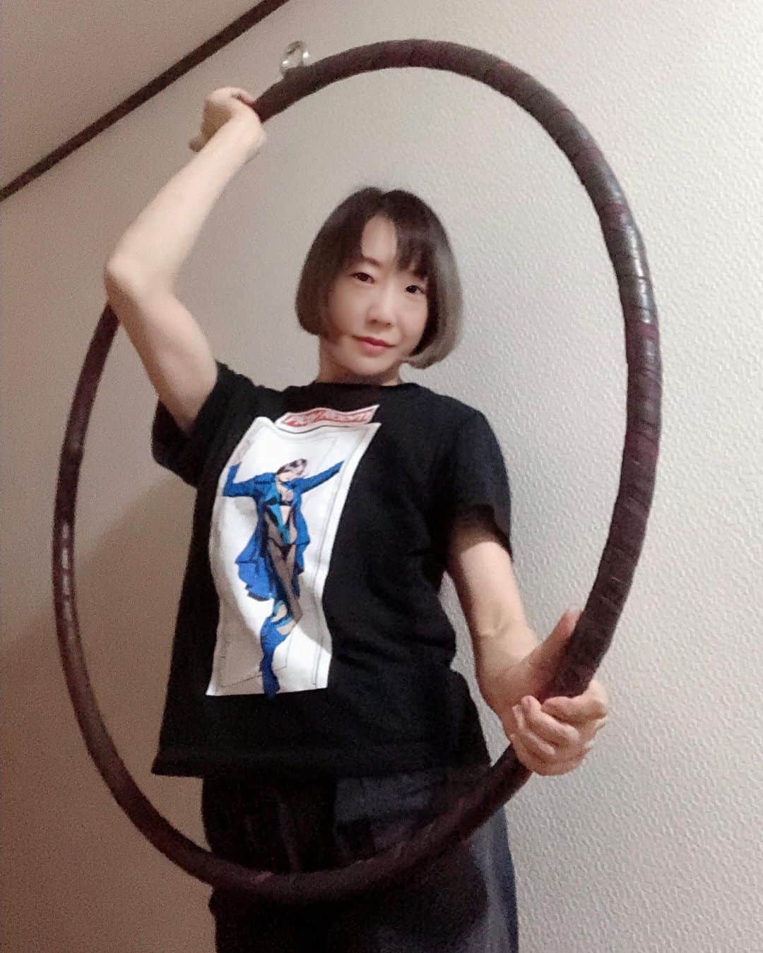 若林美保さんのインスタグラム写真 - (若林美保Instagram)「わかみほは新しいリングを手に入れた！ #エアリアルフープ #エアリアルリング #プレイルーム #デパチ」10月25日 19時02分 - waka_miho